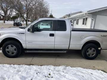 4WD SuperCab 145  XLT