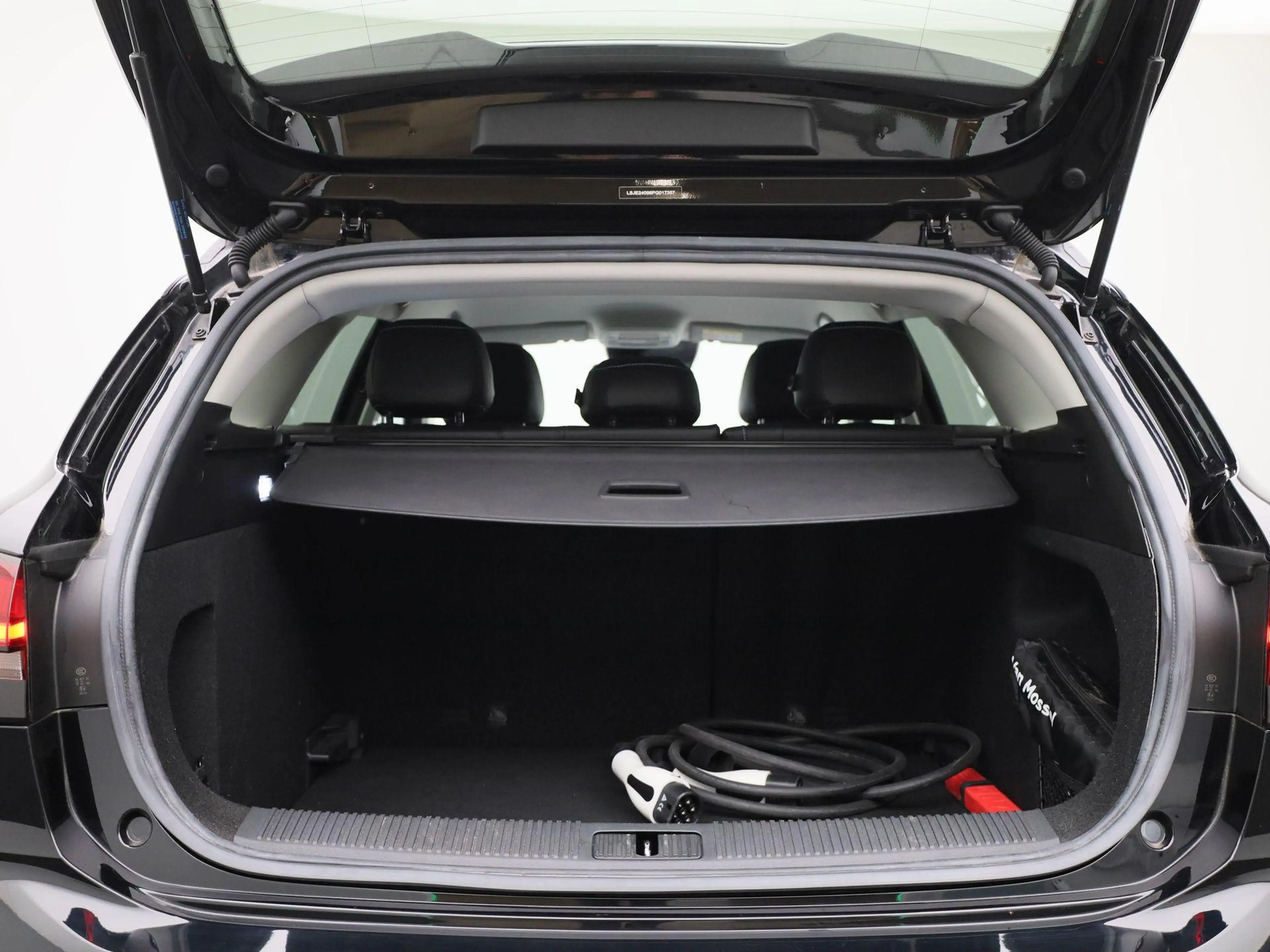 MG MG5 Electric Long Range Luxury 61 kWh — photo 14