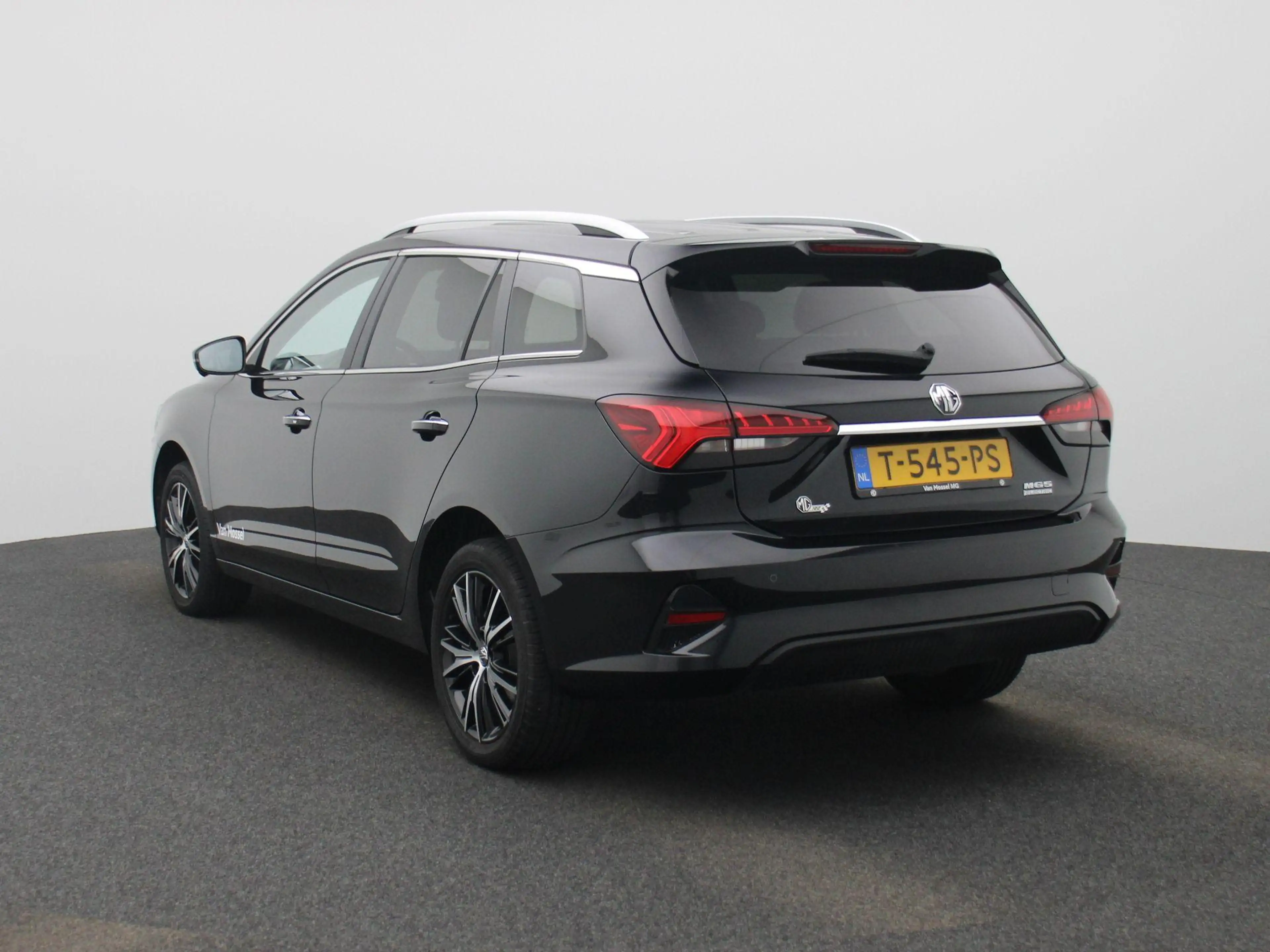 MG MG5 Electric Long Range Luxury 61 kWh — photo 2