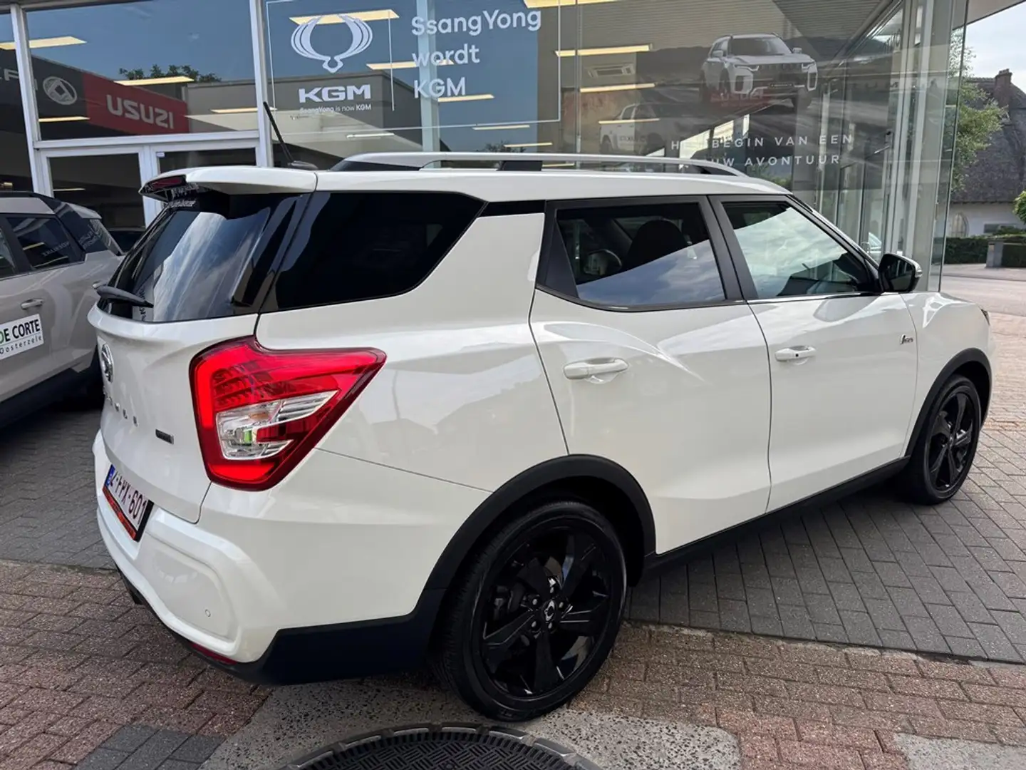 SsangYong Tivoli Grand Blackline Bílá - 1