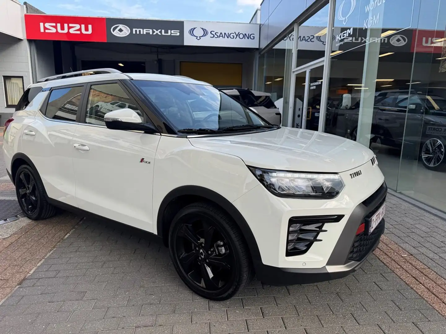 SsangYong Tivoli Grand Blackline Blanc - 1