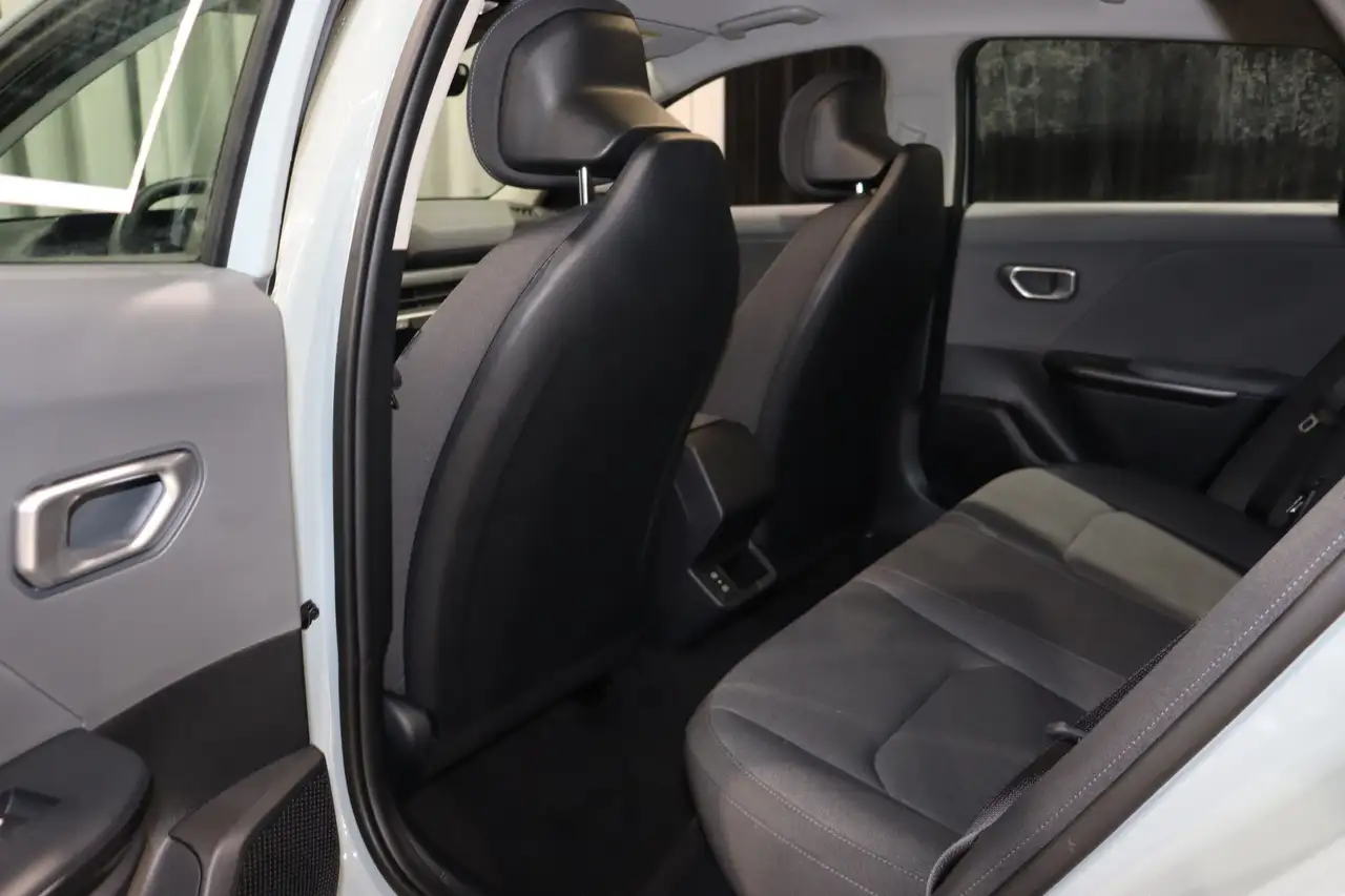 Kia K4 снимка Kia K4