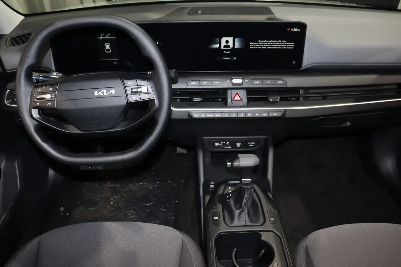 Kia K4 снимка Kia K4