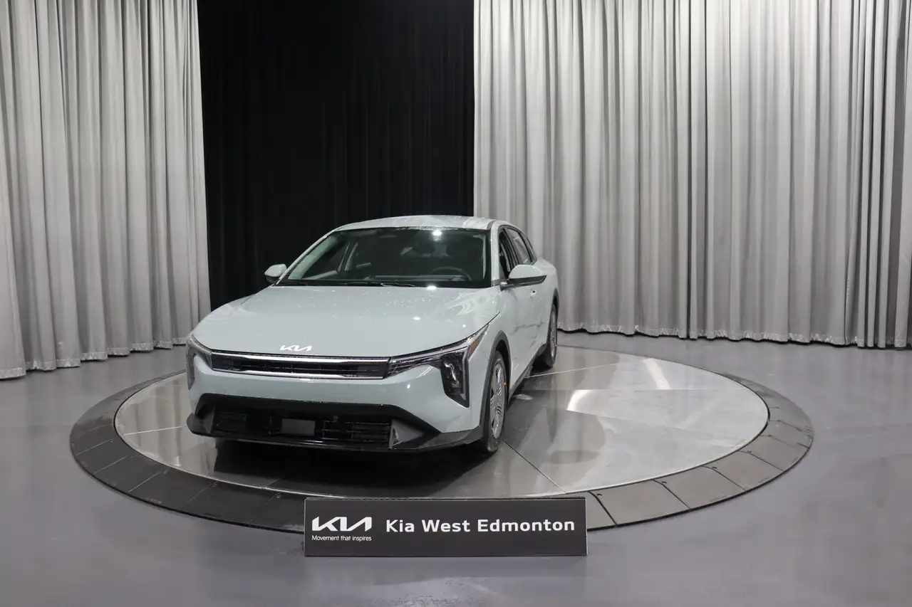Kia K4 снимка Kia K4
