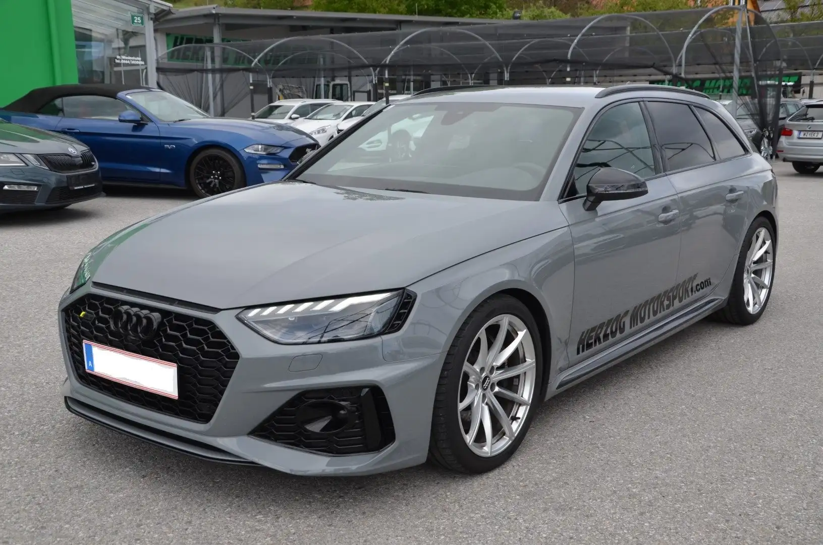 Audi RS4 Avant 2.9 TFSI quattro Auto VIRTUAL LED MATRIX Grau - 2