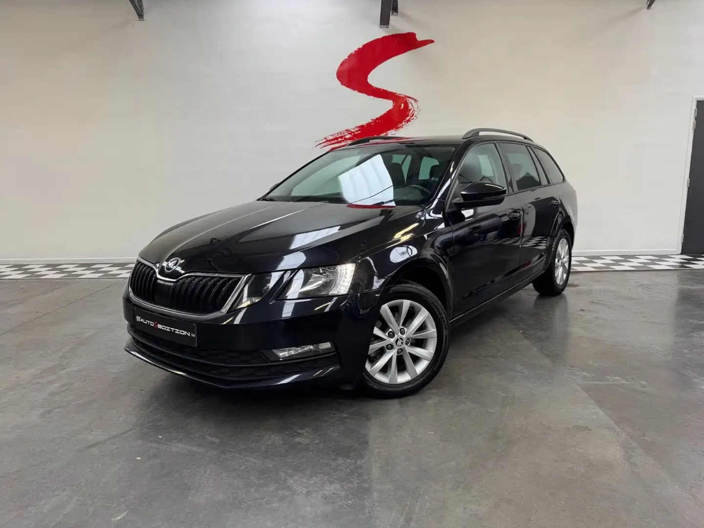 Skoda Octavia Octavia Combi 1.6 TDi // HTVA: 9 917€ Noir - 1