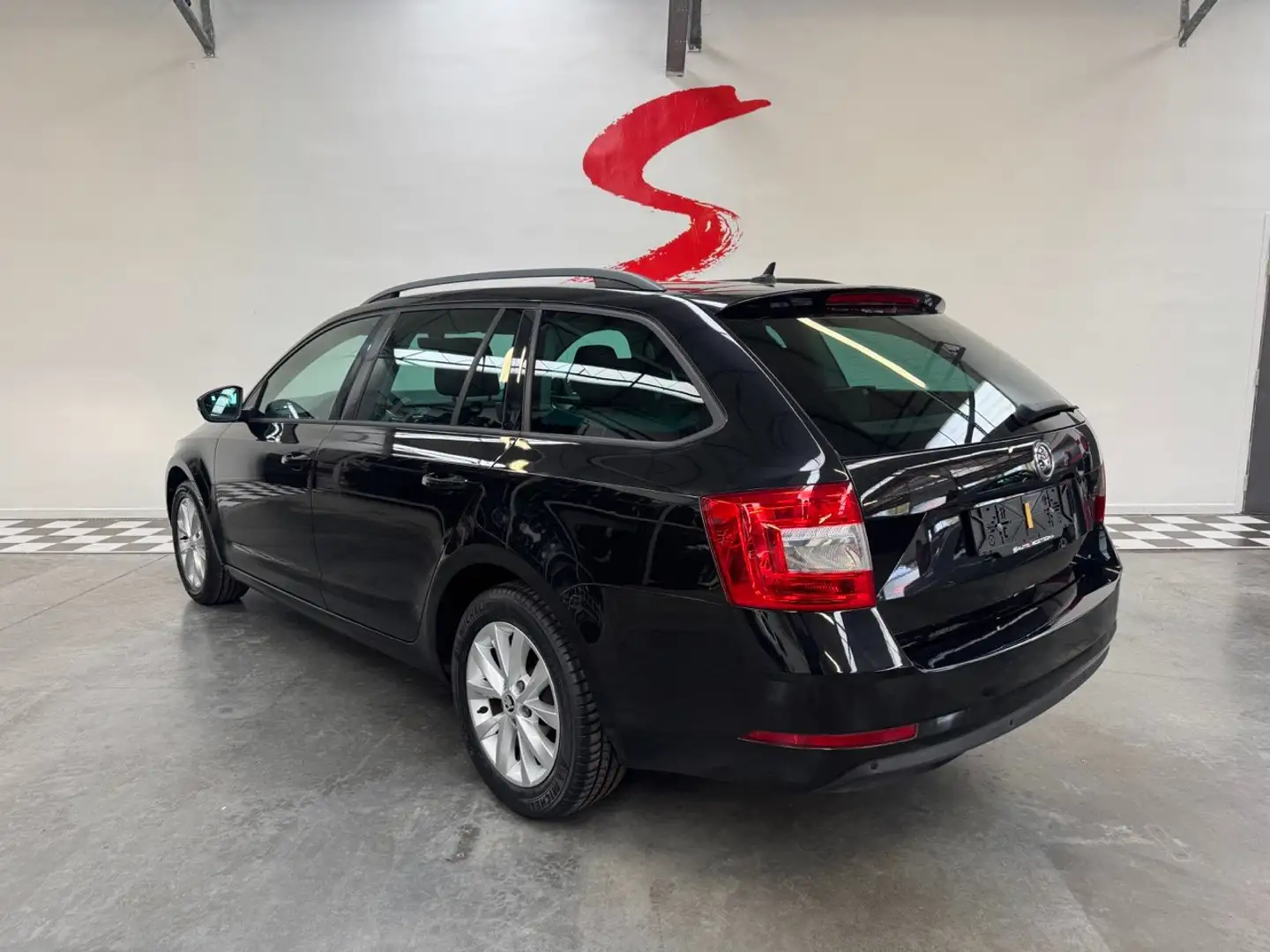 Skoda Octavia Octavia Combi 1.6 TDi // HTVA: 9 917€ Noir - 2