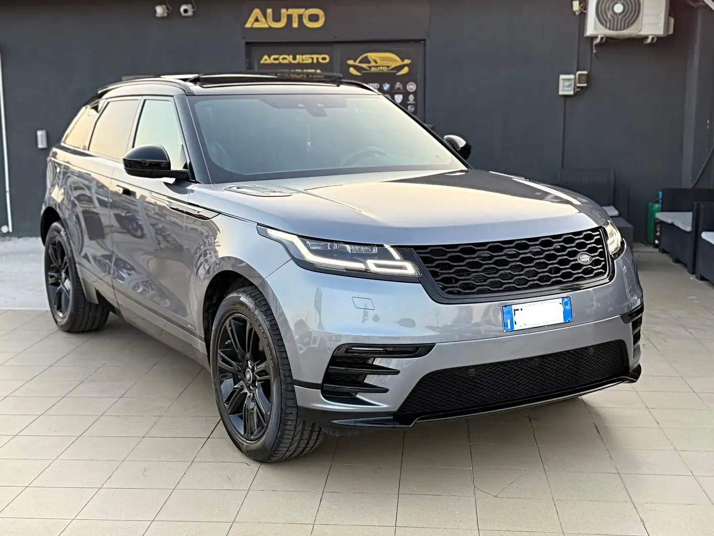 Land Rover Range Rover Velar 2.0d i4 R-Dynamic HSE 240cv auto my20 - 1