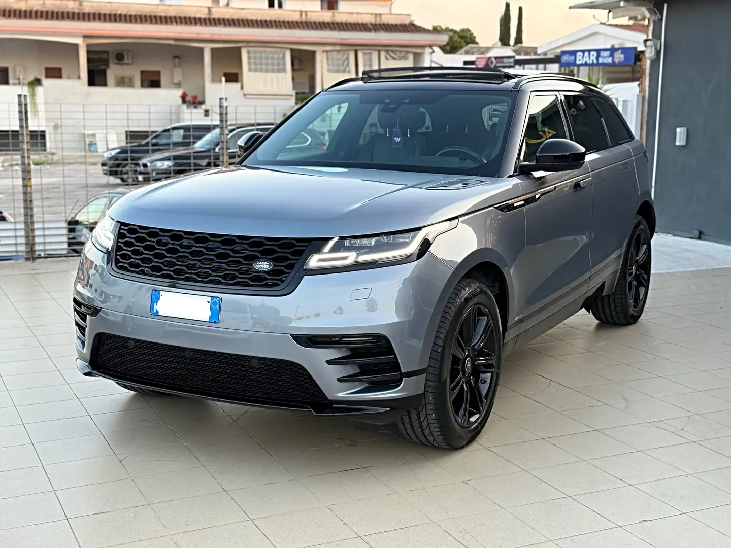Land Rover Range Rover Velar 2.0d i4 R-Dynamic HSE 240cv auto my20 - 2
