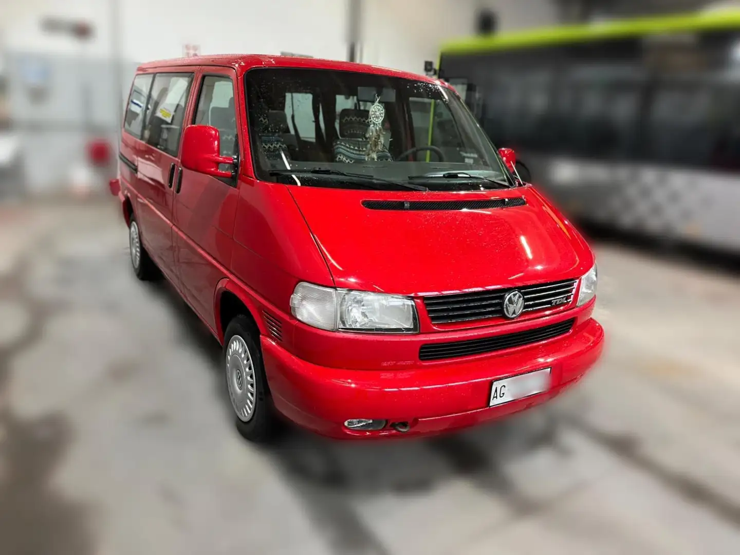 Volkswagen T4 Caravelle 2.5TDI 102ps Rojo - 2