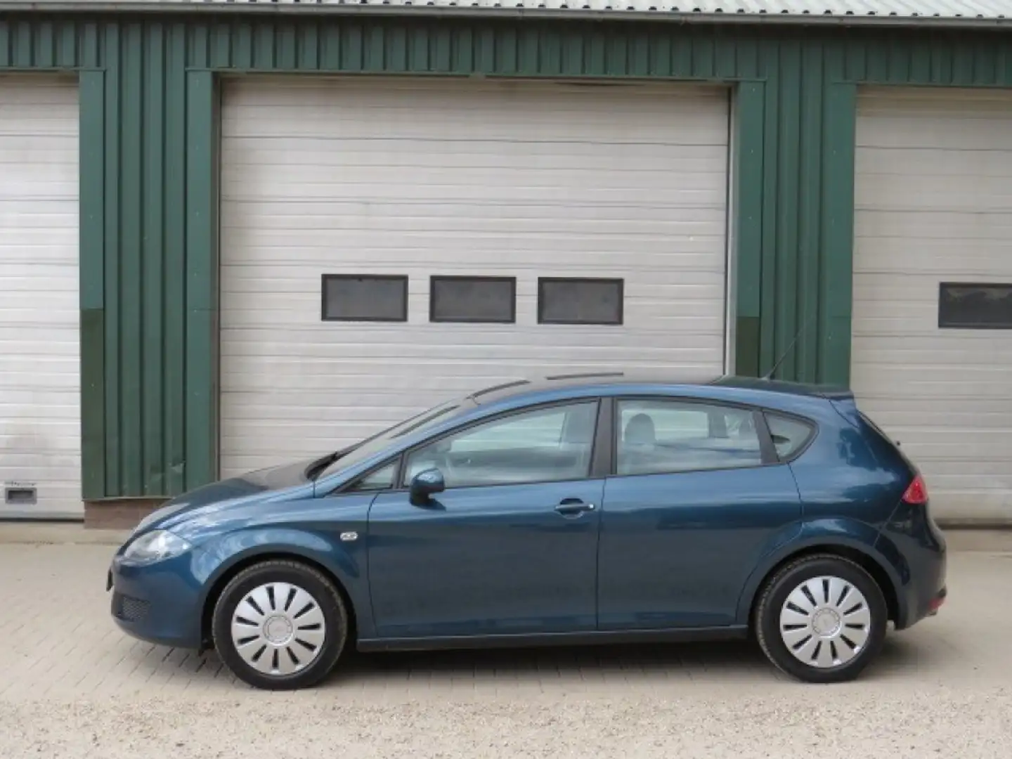 SEAT Leon 1.6 REFERENCE Blauw - 1