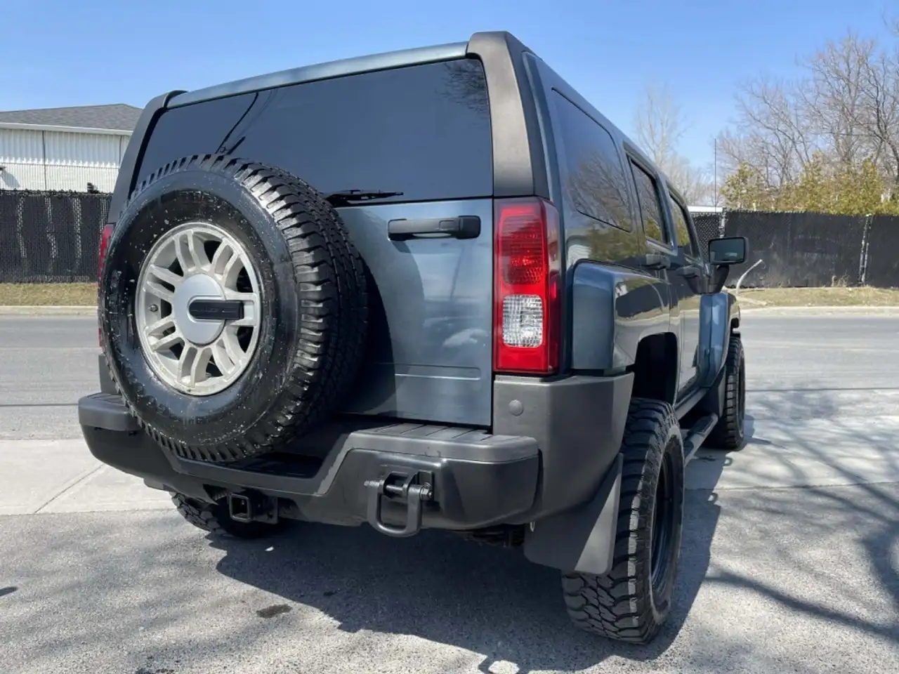 HUMMER H3 снимка HUMMER H3