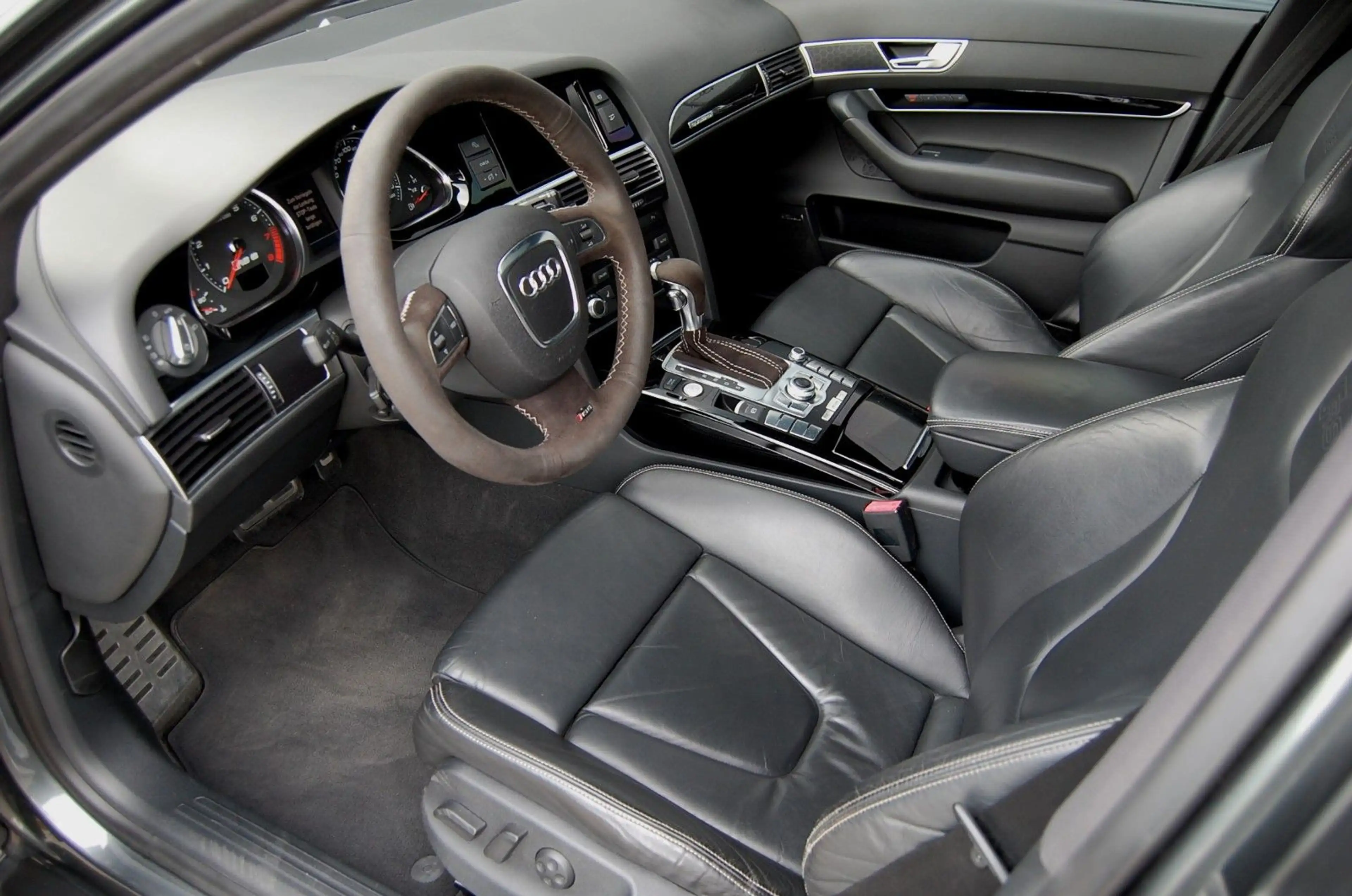 Audi RS6 5.0 V10 quattro 700PS (Netto 28.000€) — photo 11