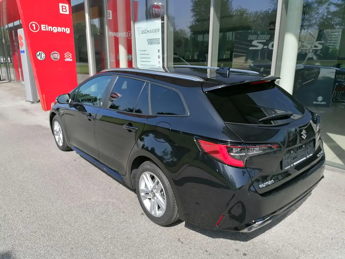 Suzuki Swace 1,8 HEV E-CVT Flash Schwarz - 2