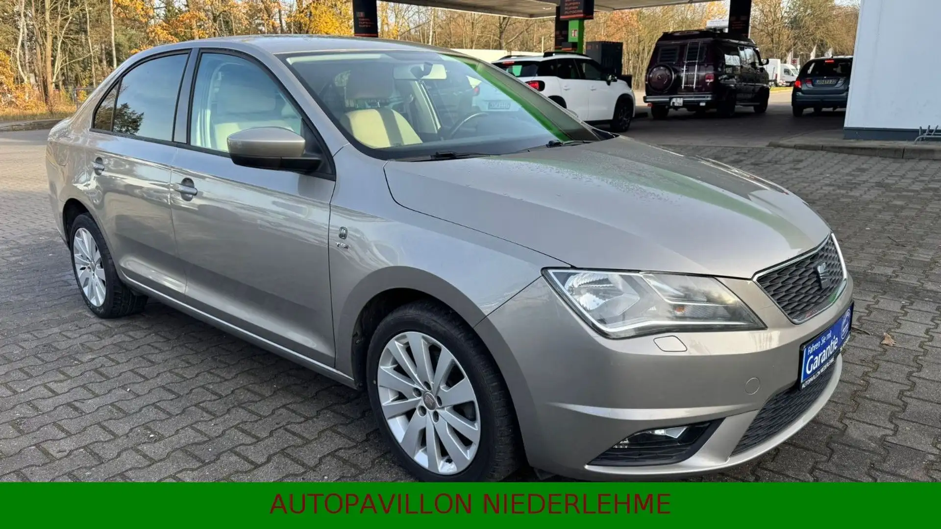 SEAT Toledo 1.2 TSI*Style*Klima*SItzhzg*Bluetooth*PDC Silber - 2