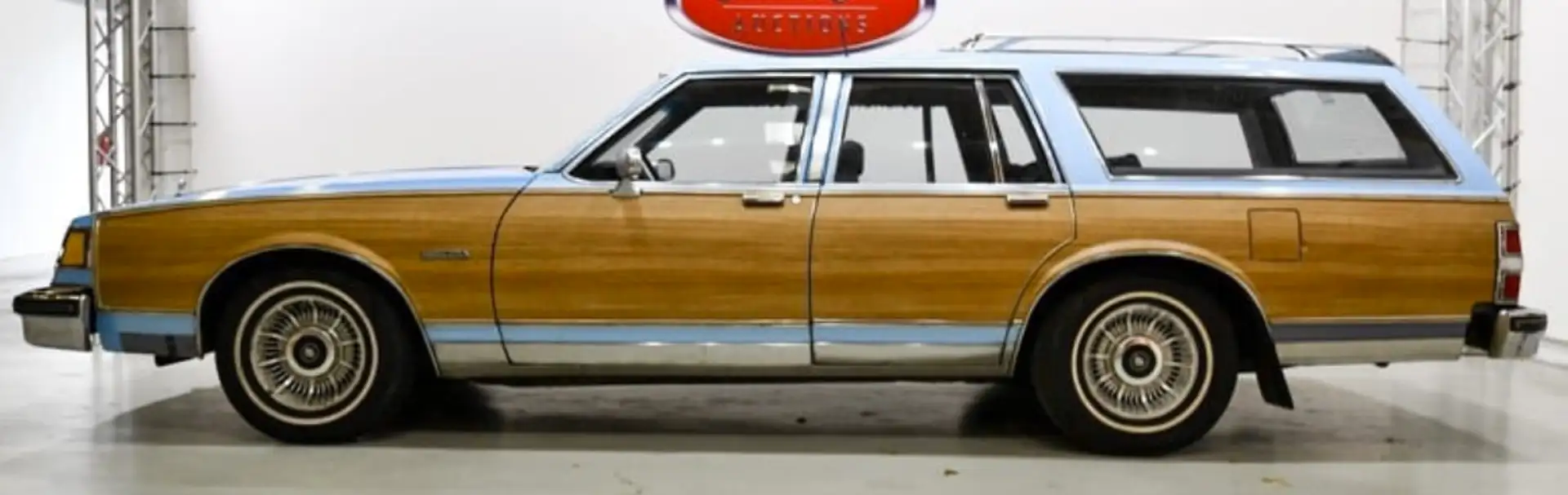 Buick Electra Wagon Estate Blue - 1