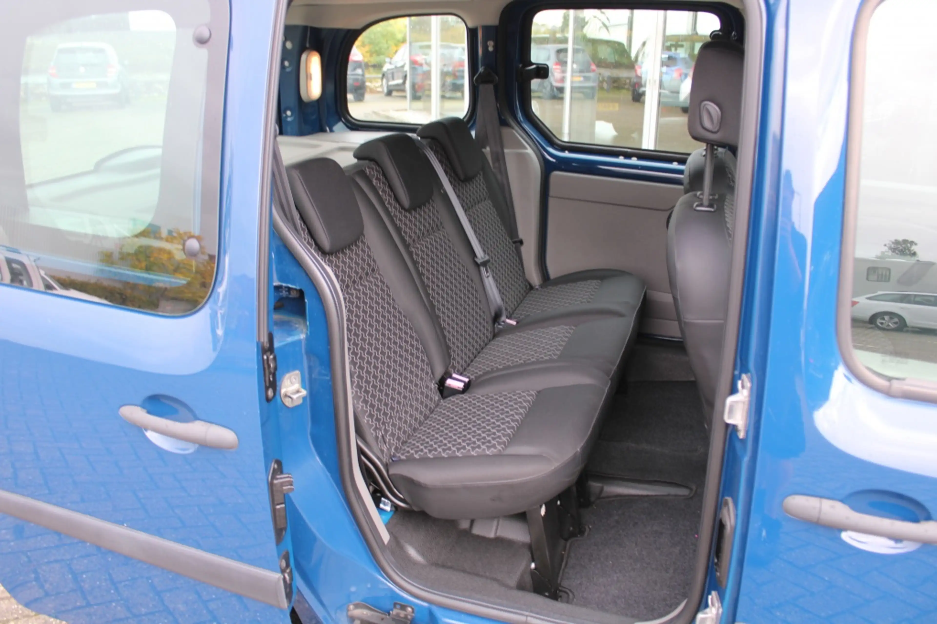 Renault Kangoo Family 1.6 Authentique — photo 12