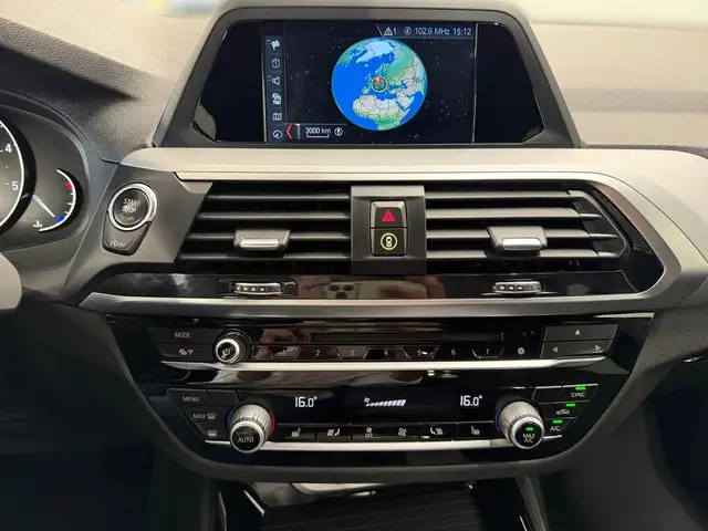 BMW X3 view 5