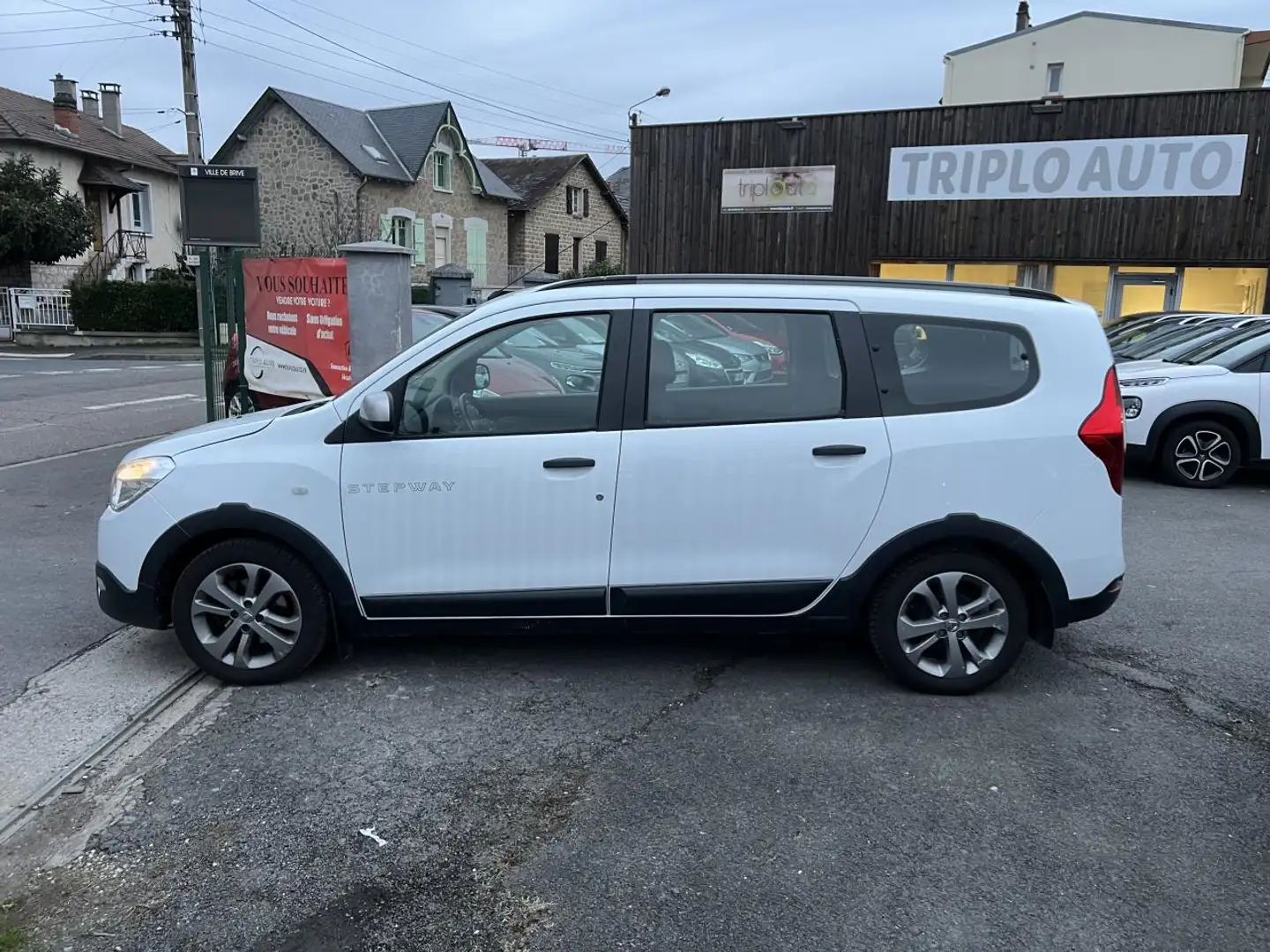 Dacia Lodgy 1.2 TCe - 115 7pl Stepway Gps + Clim Blanc - 2