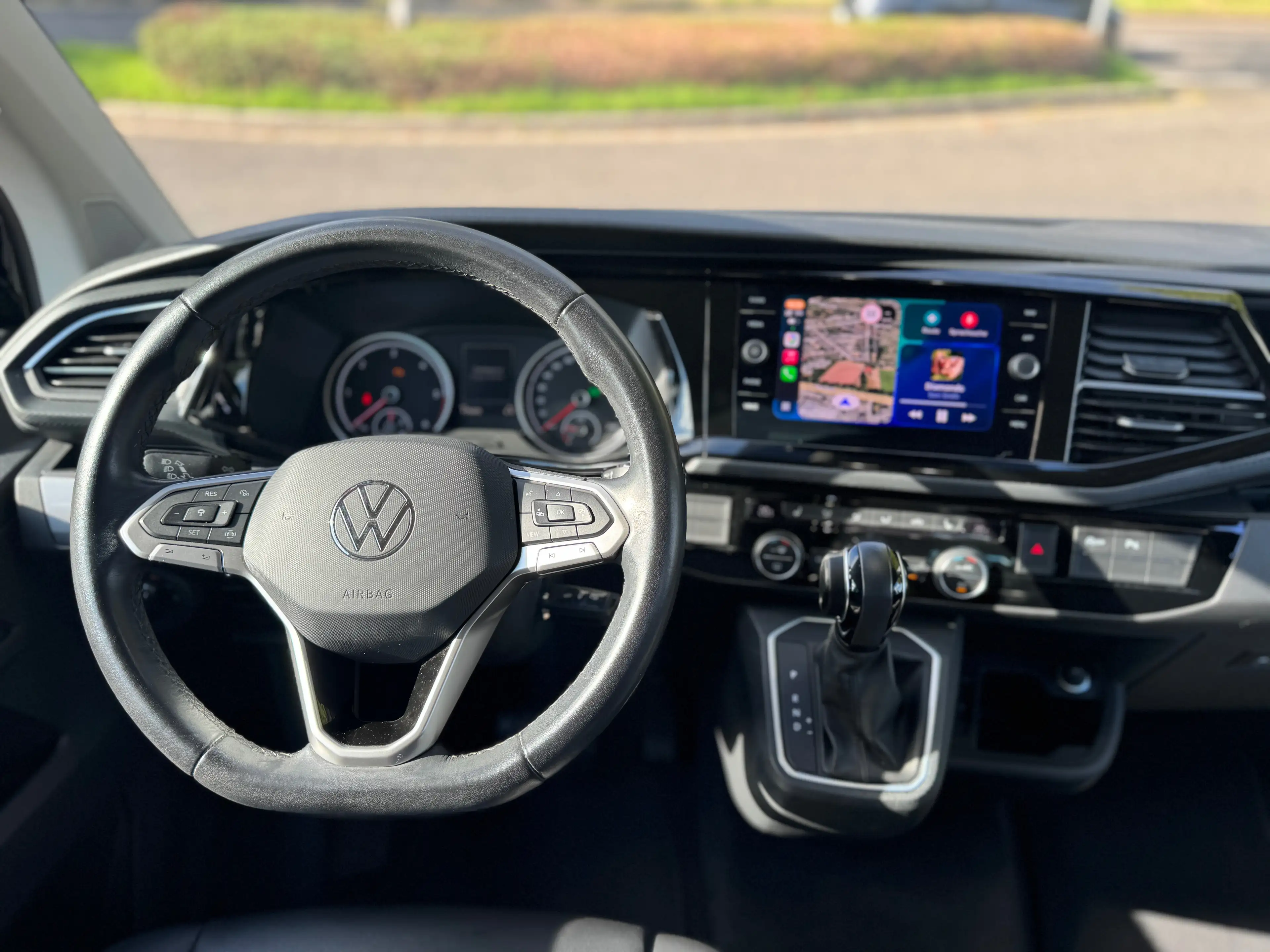 Volkswagen T6.1 Multivan 2.0 TDI DSG Generation Six LED ACC — photo 10