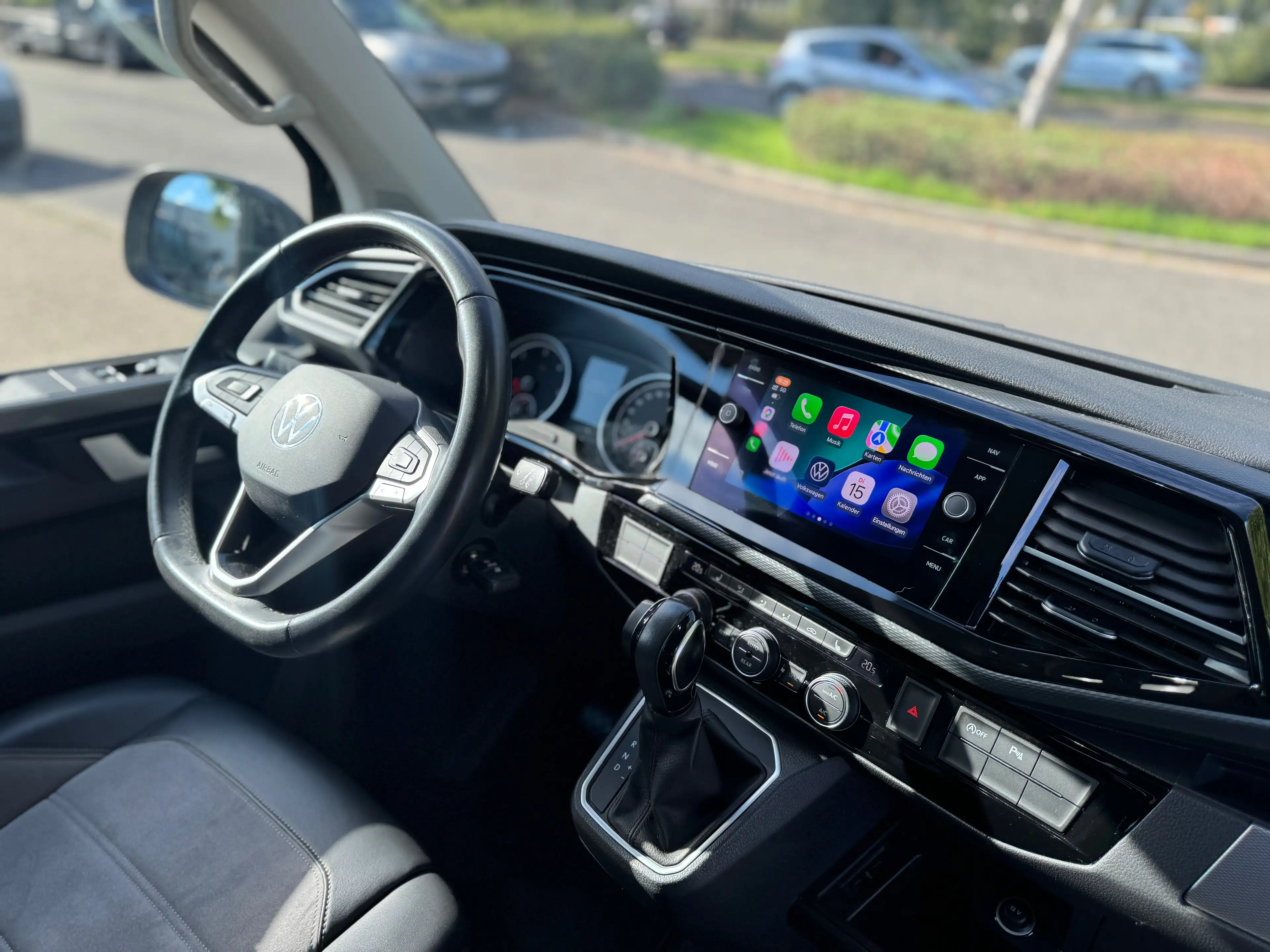 Volkswagen T6.1 Multivan 2.0 TDI DSG Generation Six LED ACC — photo 13