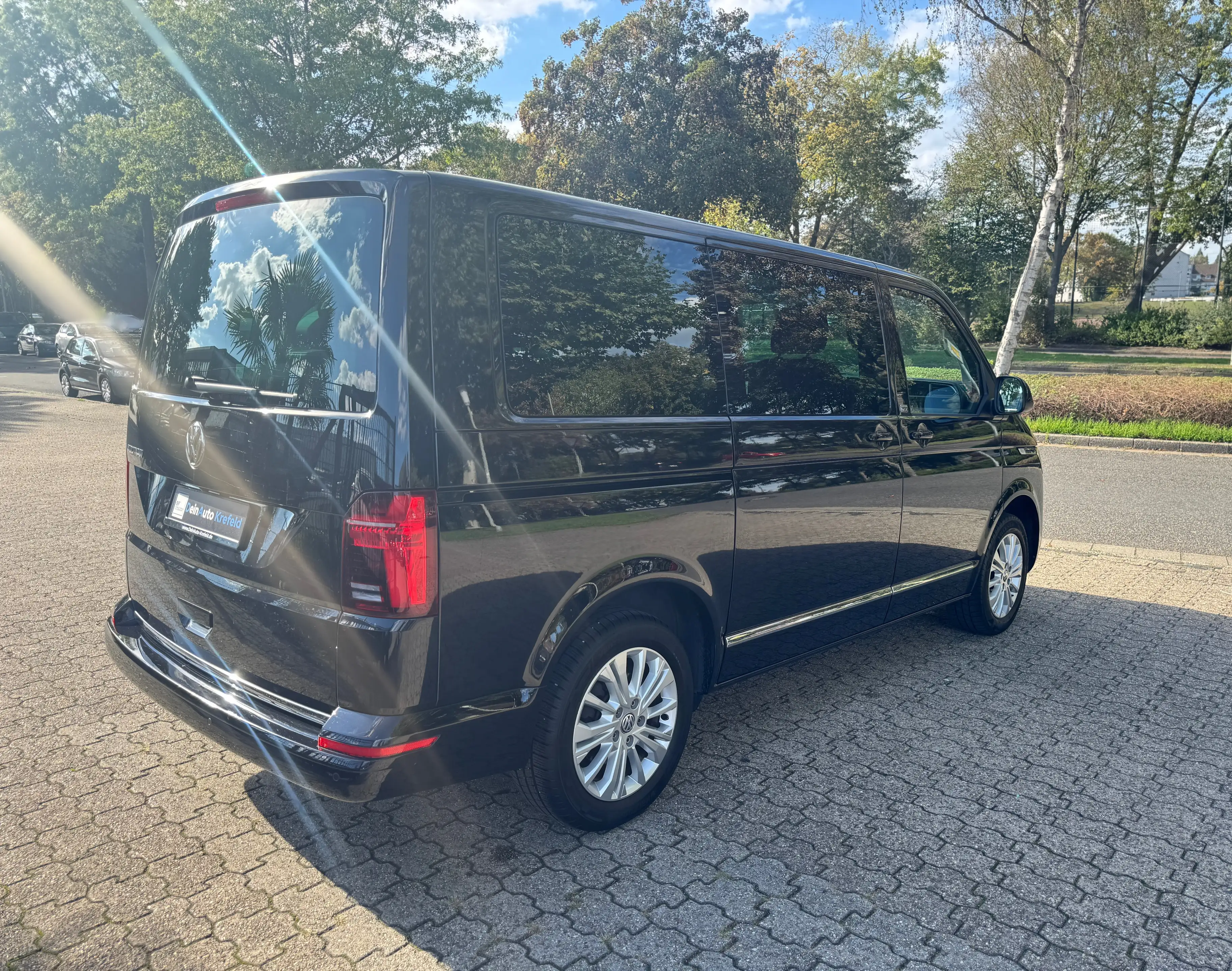 Volkswagen T6.1 Multivan 2.0 TDI DSG Generation Six LED ACC — photo 4