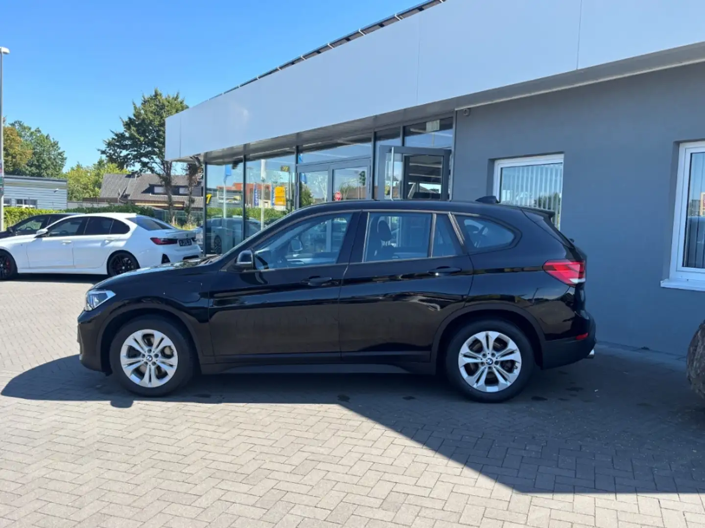 BMW X1 xDrive 25e Advantage Kamera Abst.-Temp. Schwarz - 2