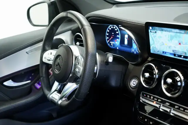 Mercedes-Benz GLC view 11