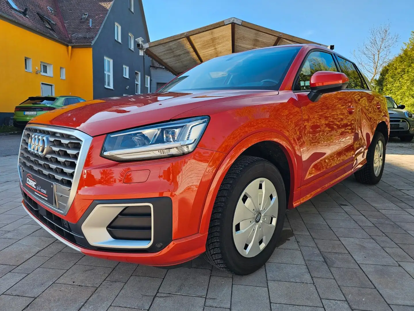 Audi Q2 30 TFSI sport Orange - 2