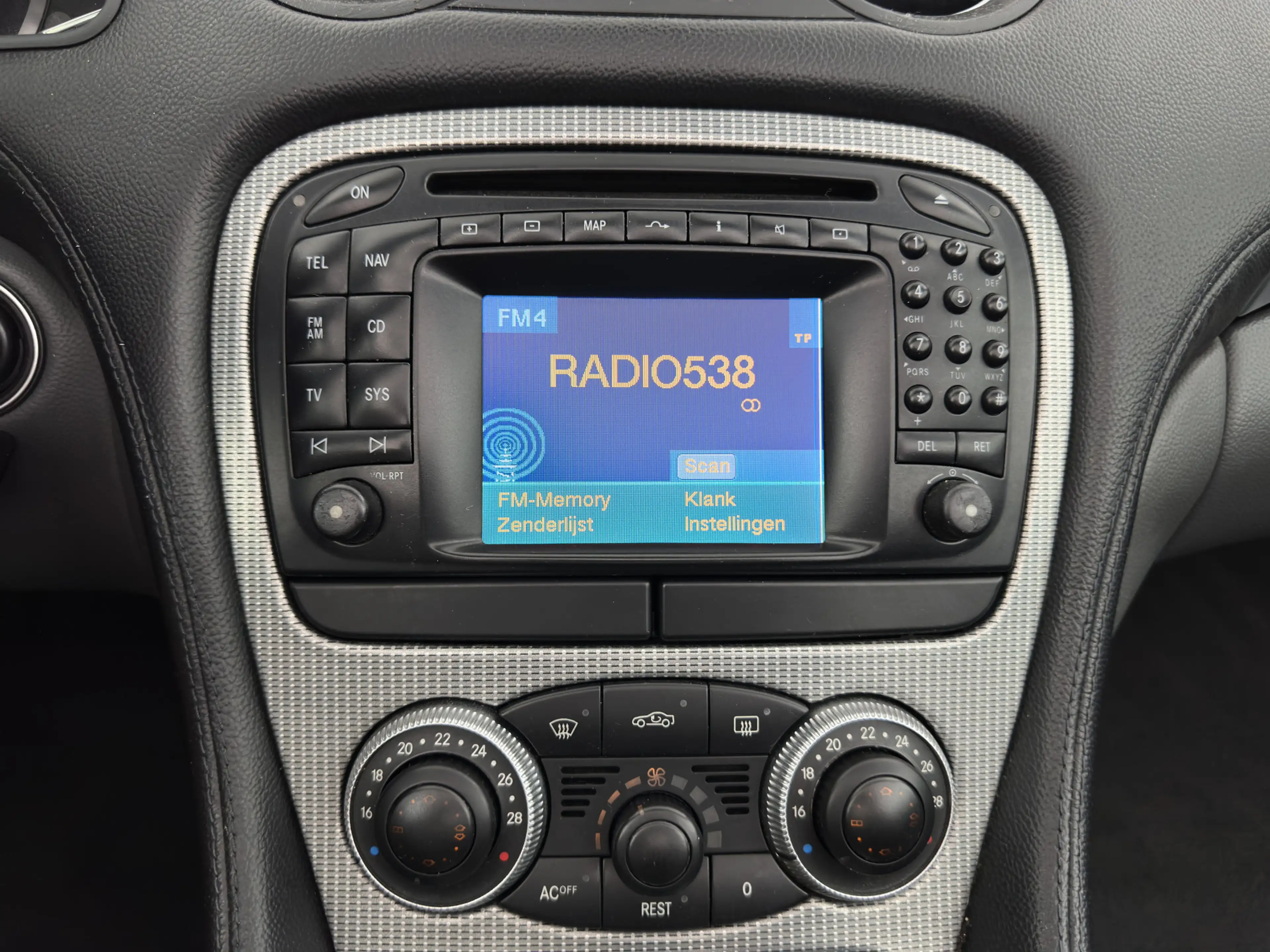 Mercedes-Benz SL 500 AMG-Sportpack Aut. *LEATHER | XENON | BOSE-AUDIO | — photo 12