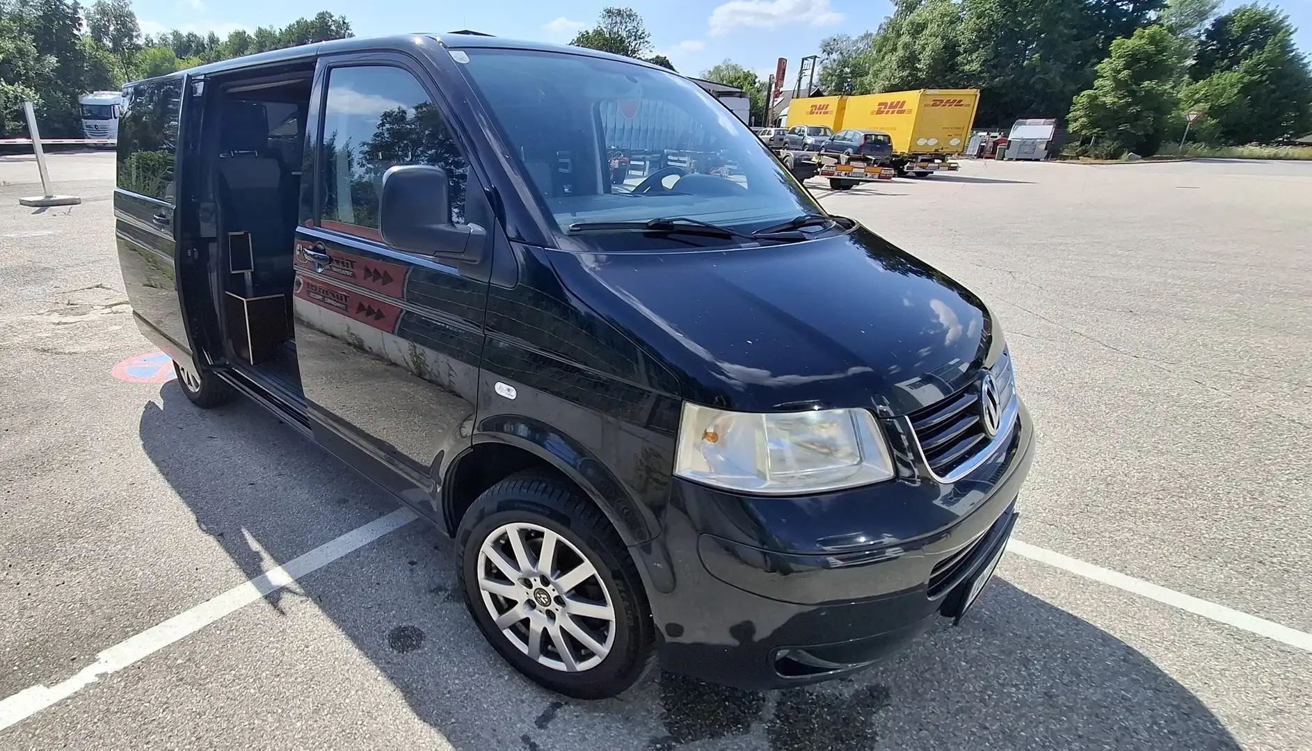 Volkswagen T5 Multivan Startline 2,5 TDI 4motion D-PF Schwarz - 2