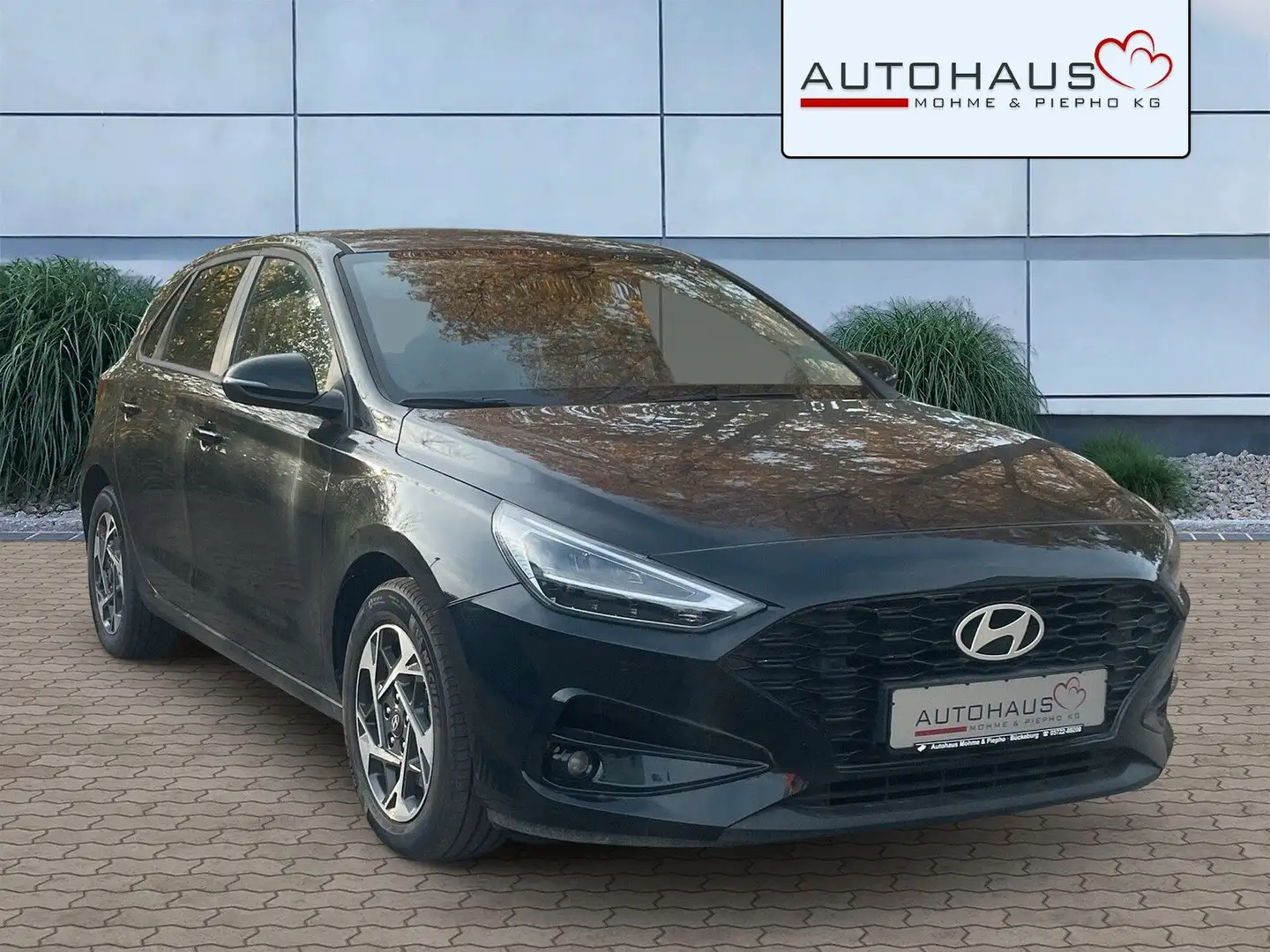 Hyundai i30 Family *NAVI*SITZHEIZUNG*KAMERA* Noir - 1