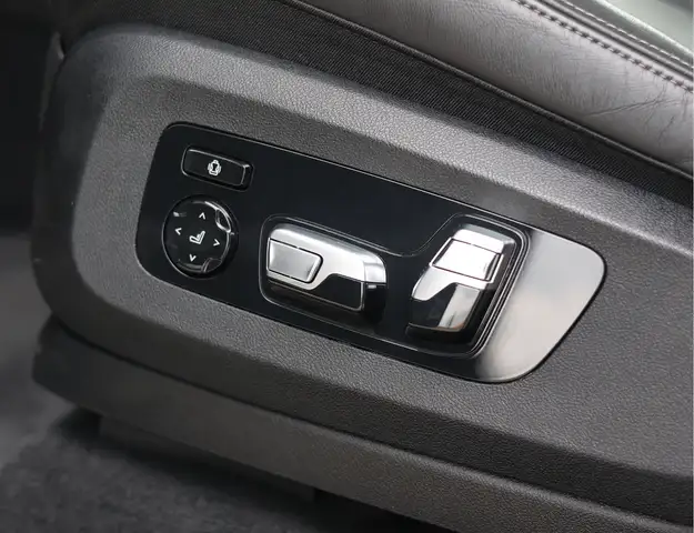 BMW X7 view 28