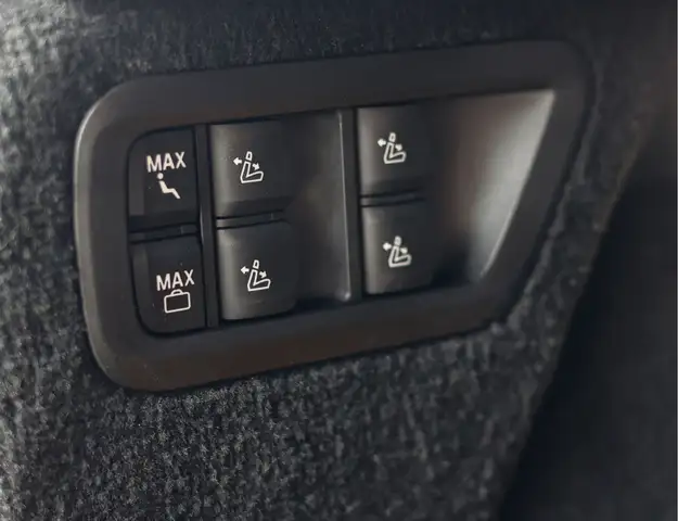 BMW X7 view 25