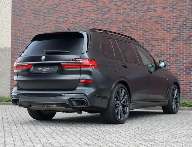 BMW X7 view 17