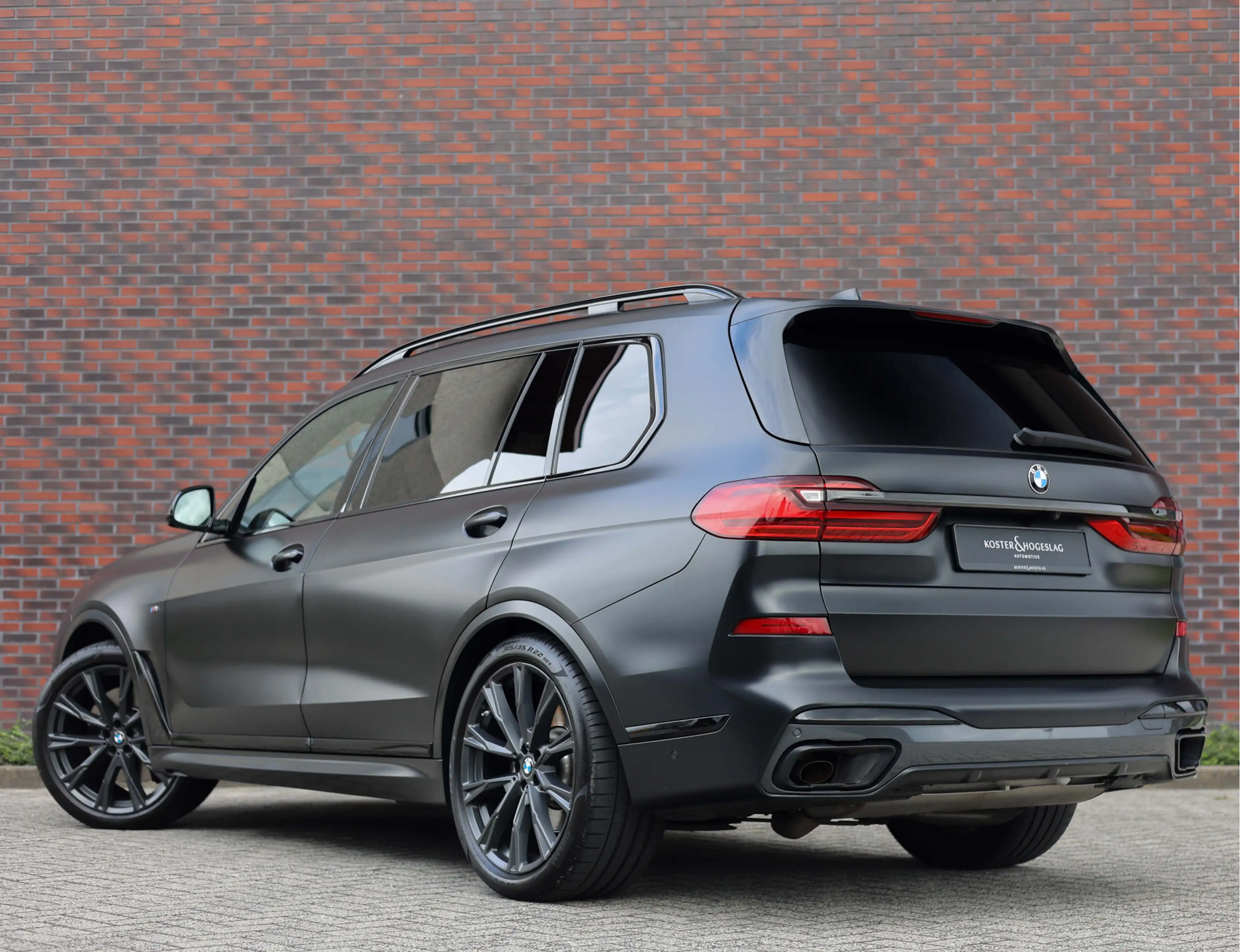 BMW X7 40i xDrive | HUD - Sky Lounge — photo 2