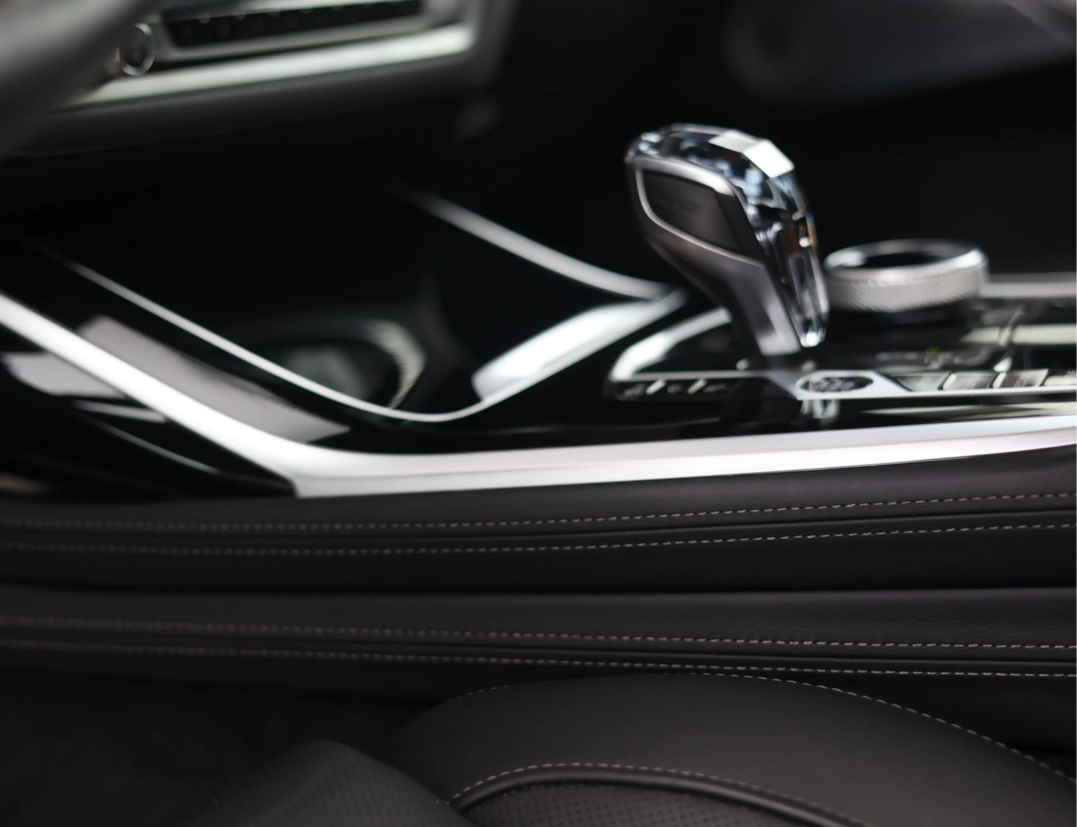 BMW X7 40i xDrive | HUD - Sky Lounge — photo 5