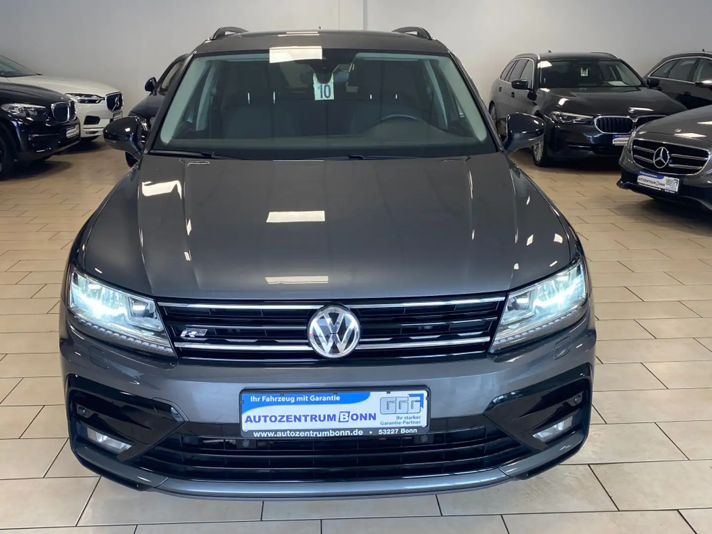 Volkswagen Tiguan R-line*LED*Navi*ACC*Ambiente*Panorama*19LM Gris - 2