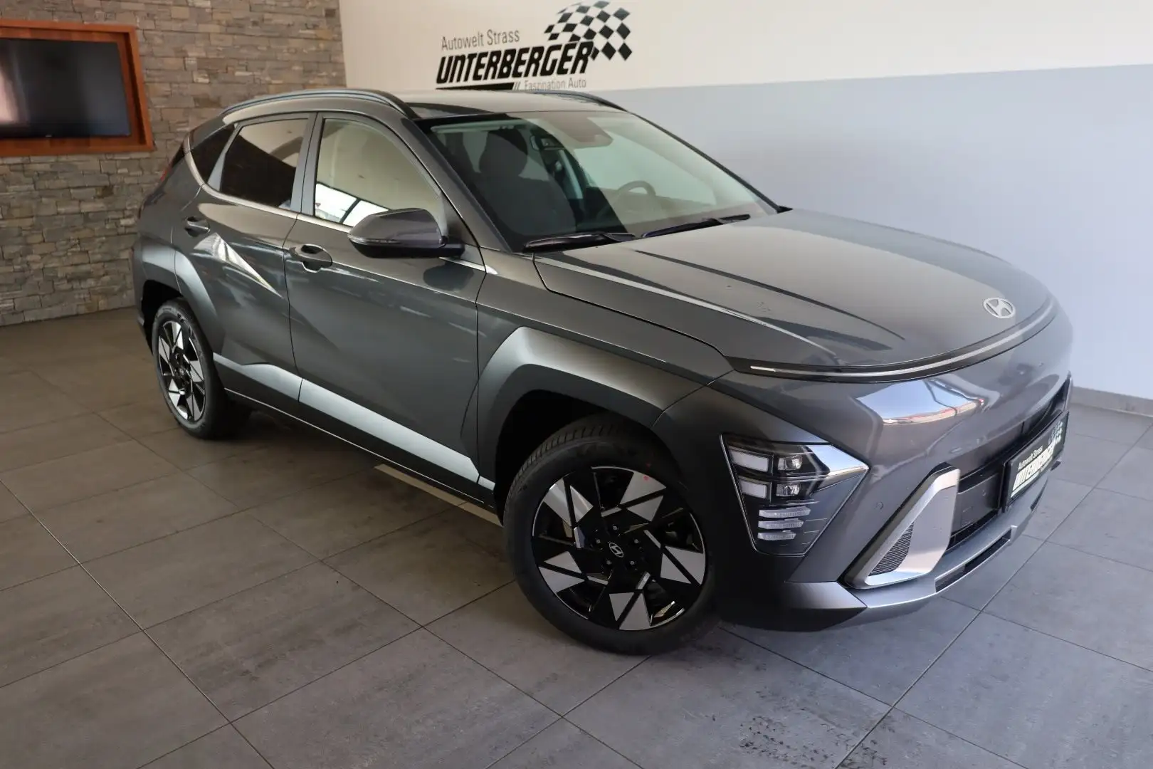 Hyundai KONA GO Plus 1.6 GDI 2WD HEV Grau - 1