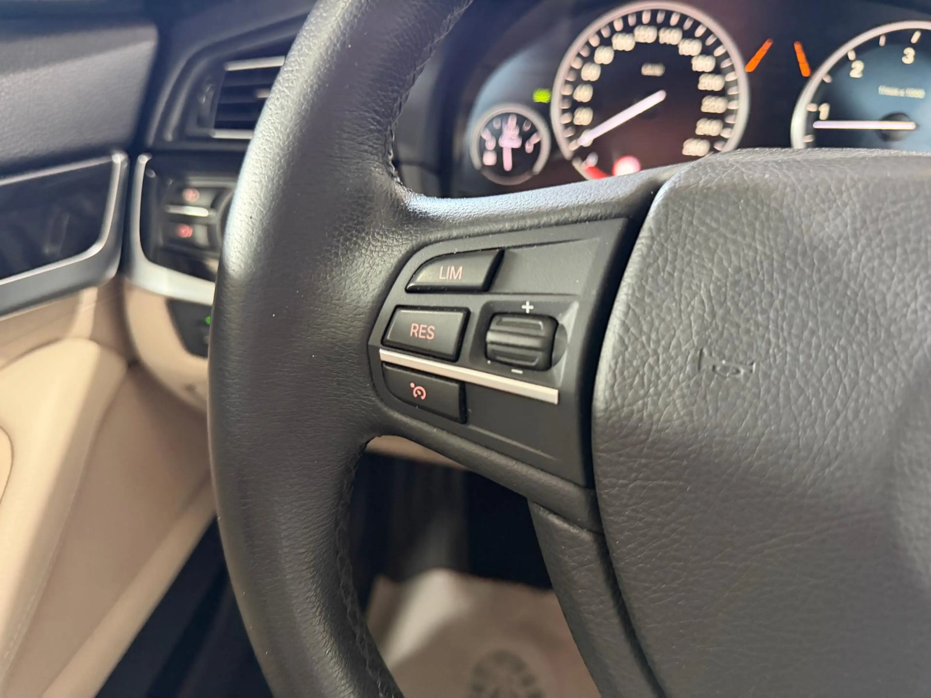 BMW 530 d Steptronic HIFI PANO HUD PDC NAVI TEMP — photo 18