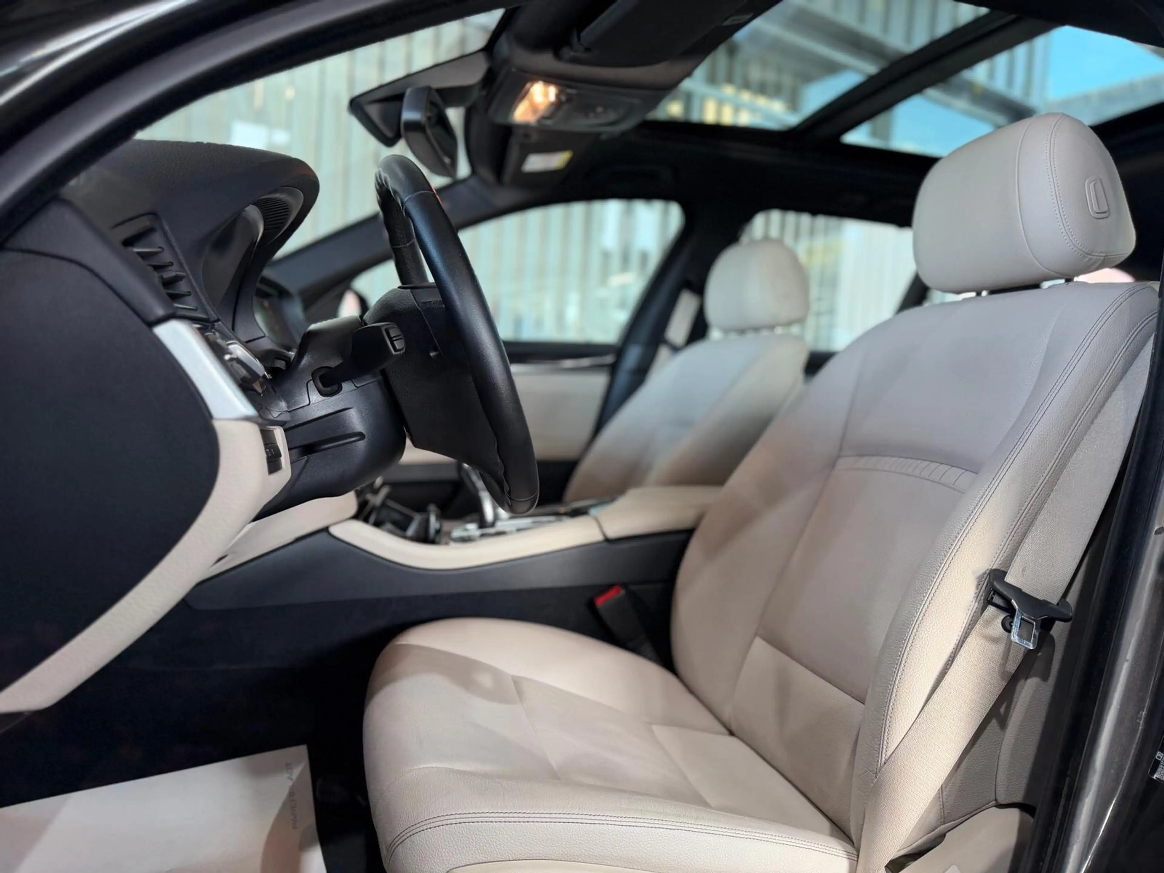BMW 530 d Steptronic HIFI PANO HUD PDC NAVI TEMP — photo 12