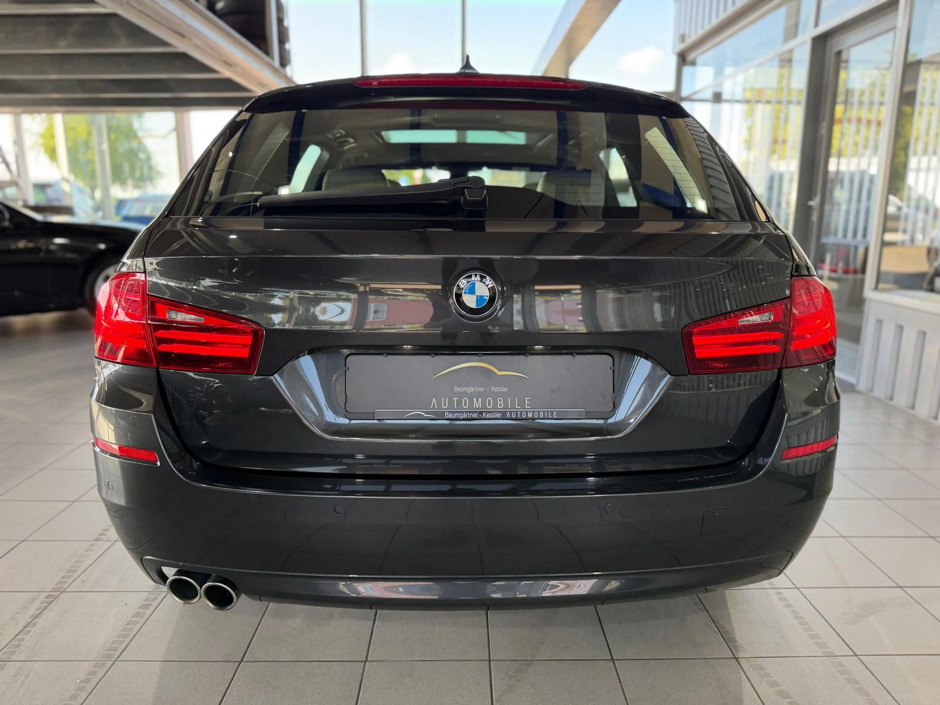 BMW 530 d Steptronic HIFI PANO HUD PDC NAVI TEMP — photo 8