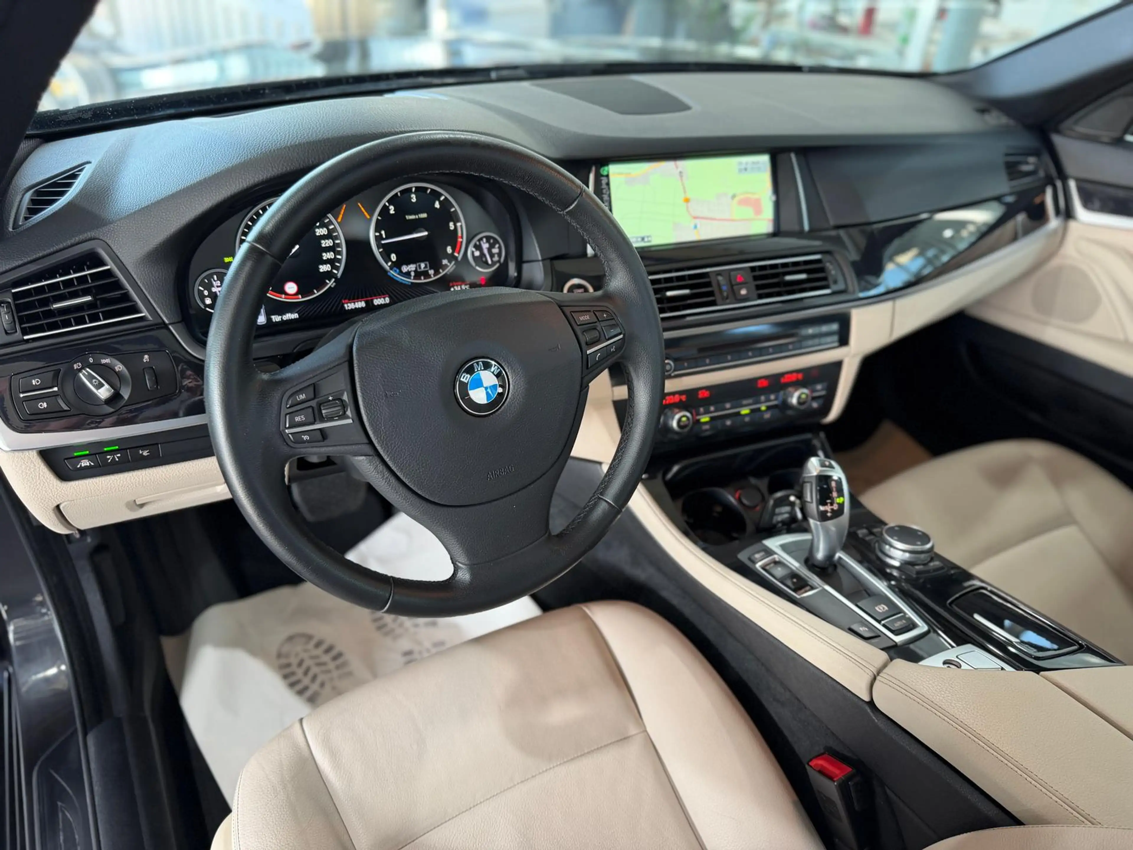 BMW 530 d Steptronic HIFI PANO HUD PDC NAVI TEMP — photo 11