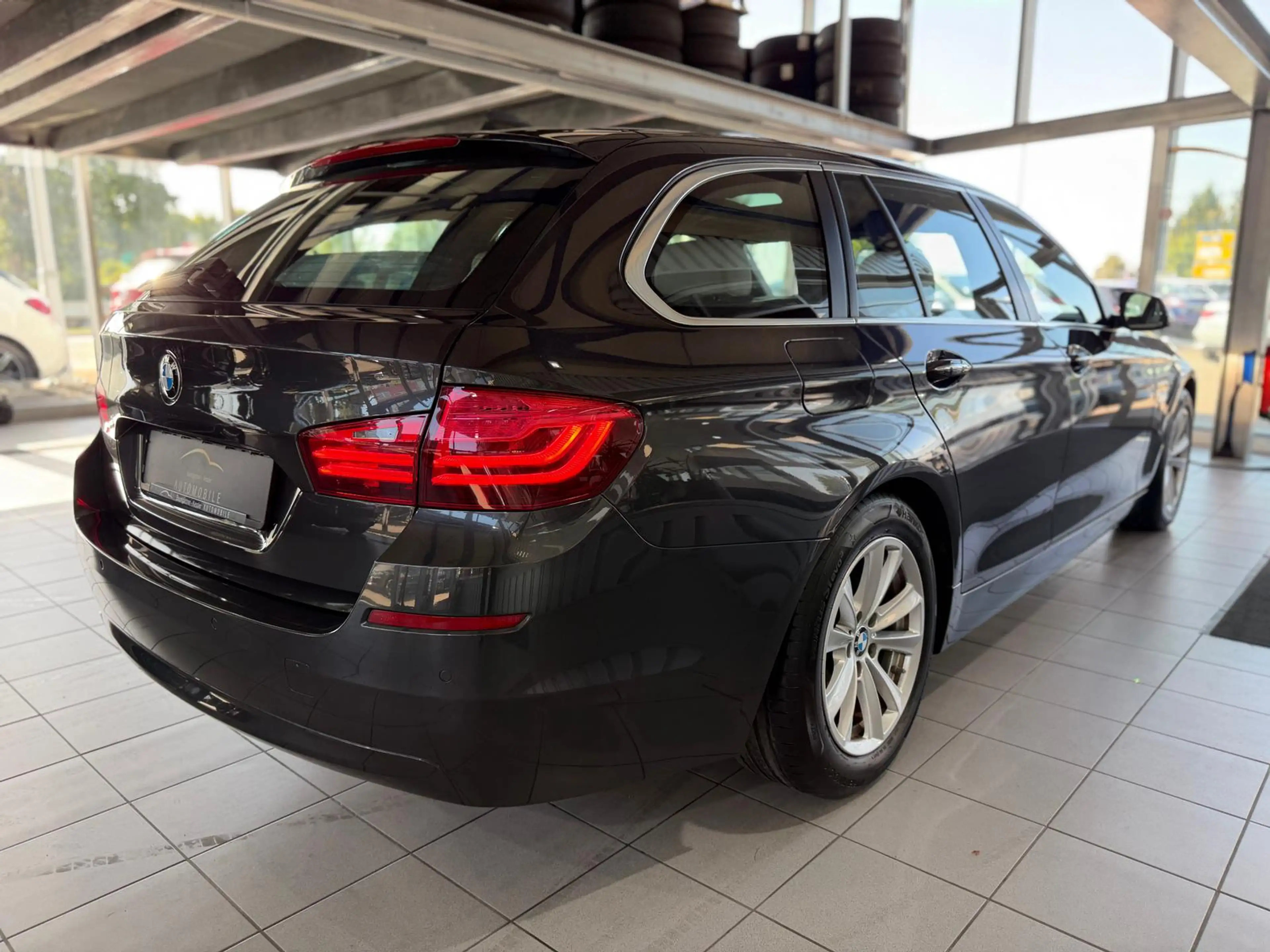 BMW 530 d Steptronic HIFI PANO HUD PDC NAVI TEMP — photo 9