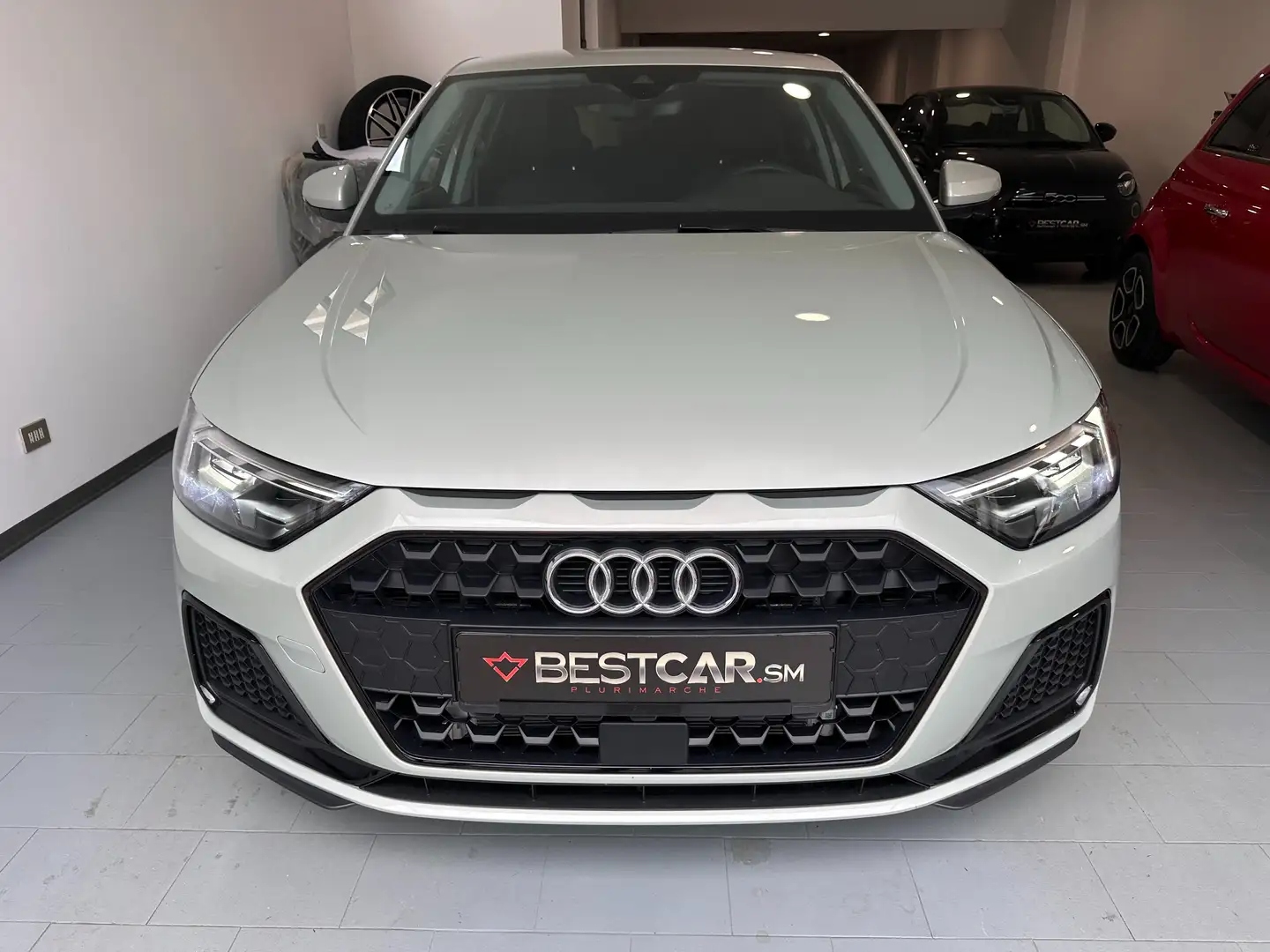 Audi A1 Sportback 25 1.0 tfsi s-tronic FARI MATRIX / R17 Gris - 2