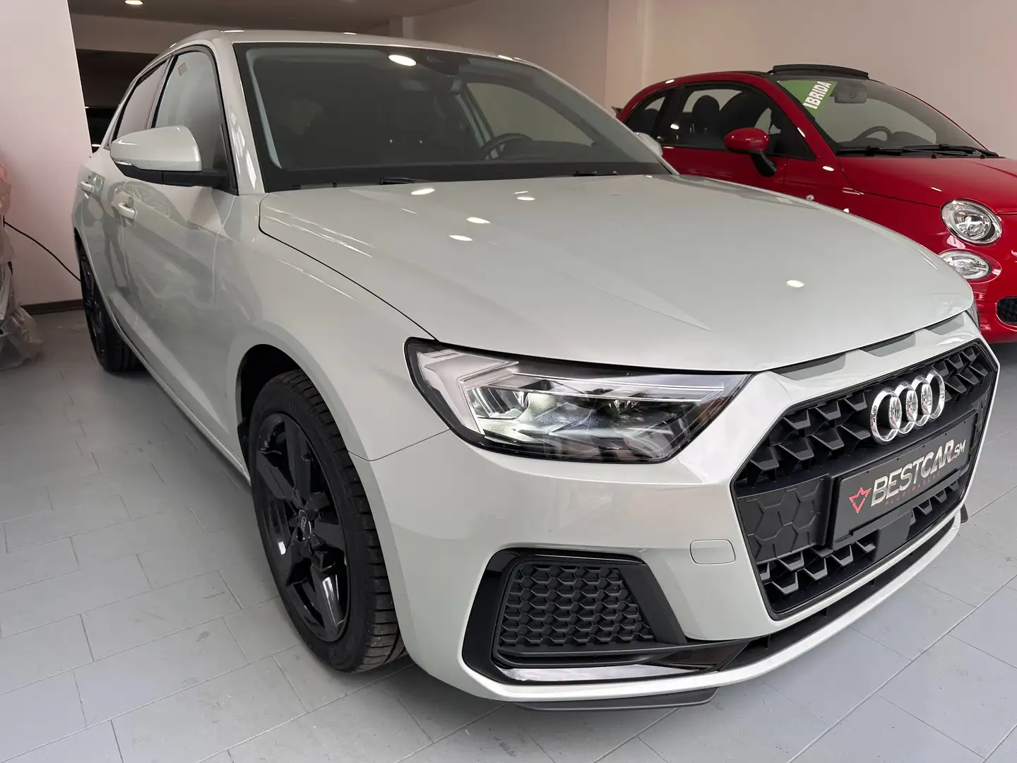 Audi A1 Sportback 25 1.0 tfsi s-tronic FARI MATRIX / R17 Gris - 1