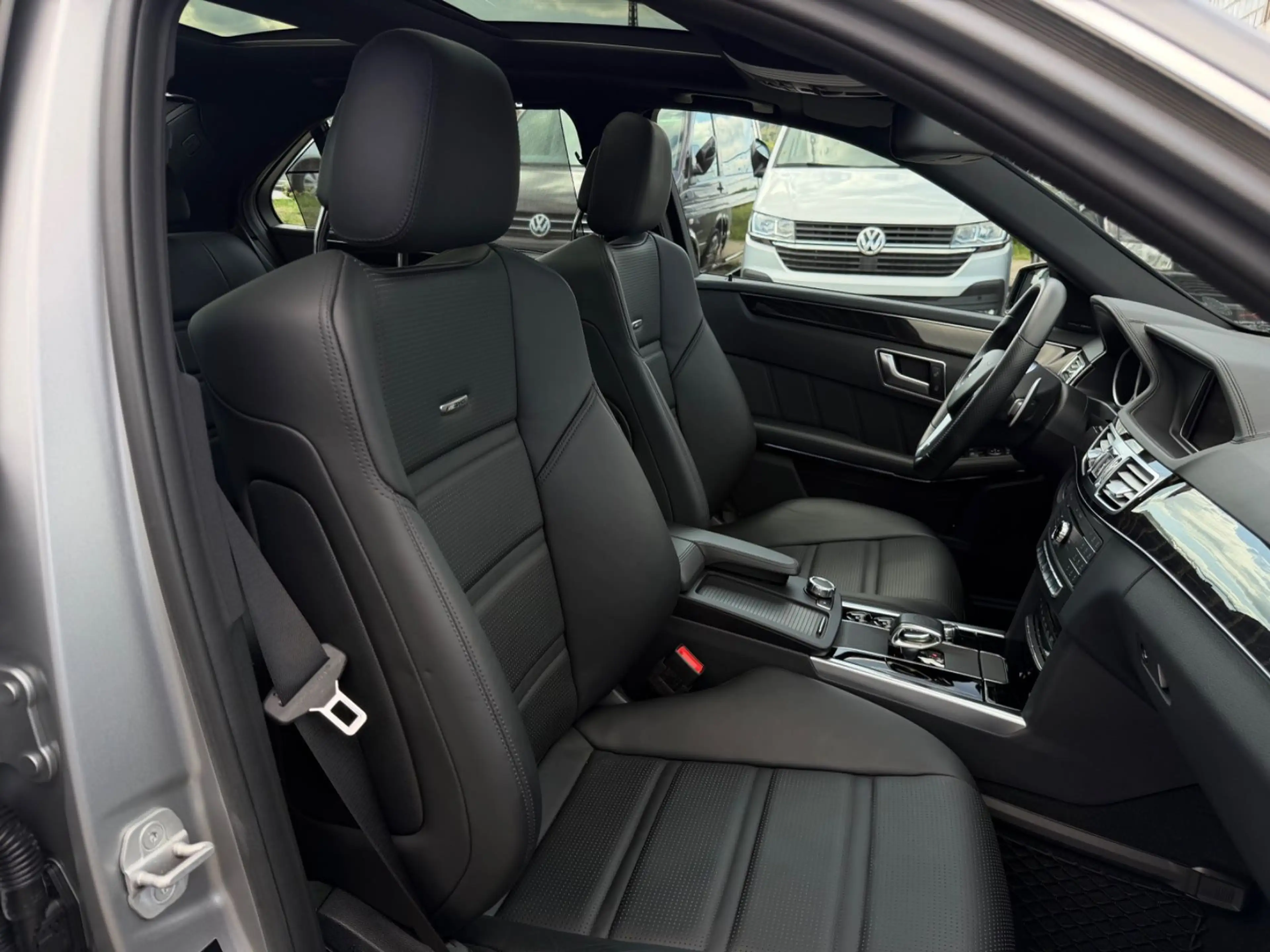 Mercedes-Benz E 63 AMG 4Matic *Designo Magno*Pano*HK*Original* — photo 34