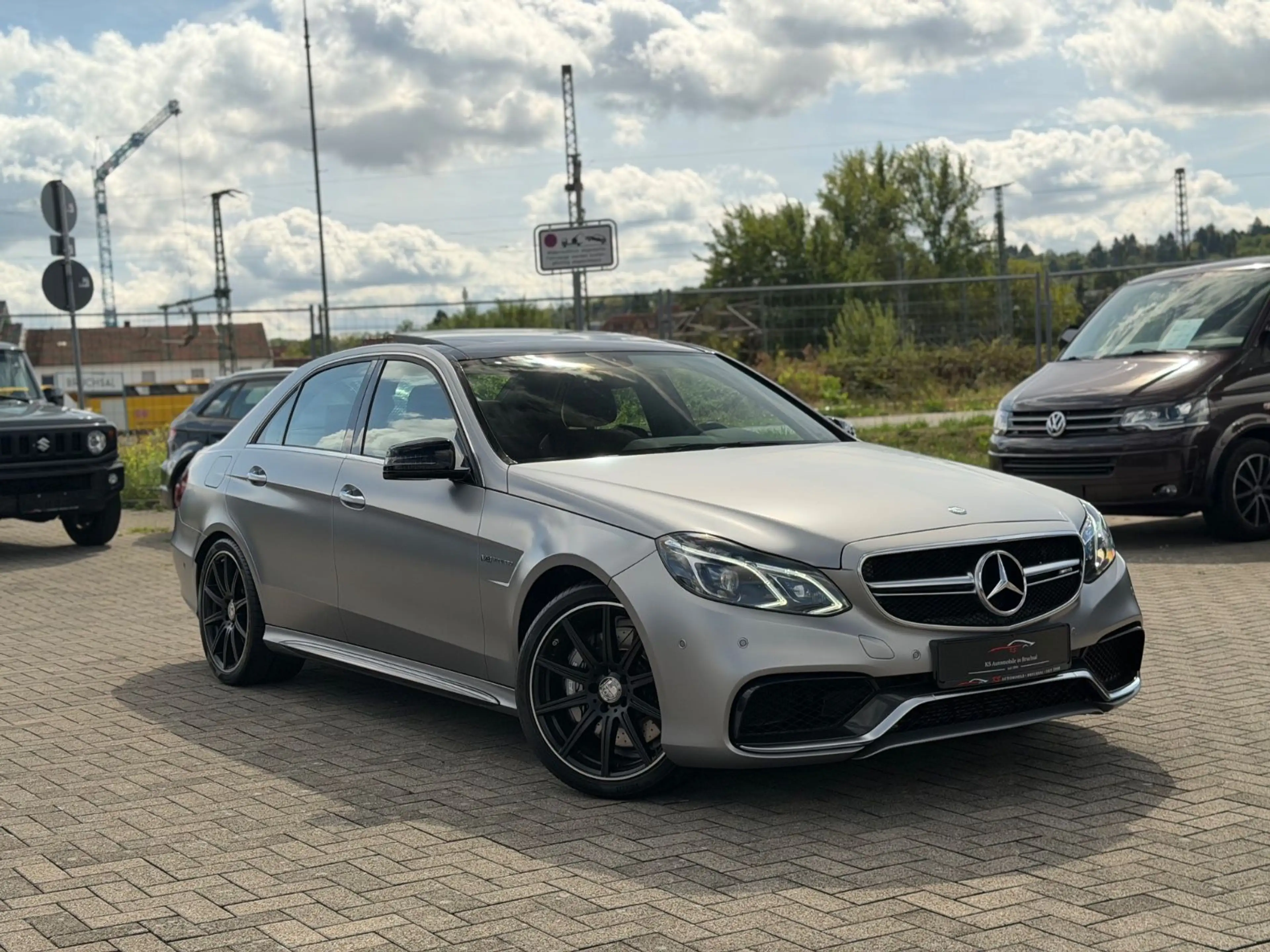 Mercedes-Benz E 63 AMG 4Matic *Designo Magno*Pano*HK*Original* — photo 4