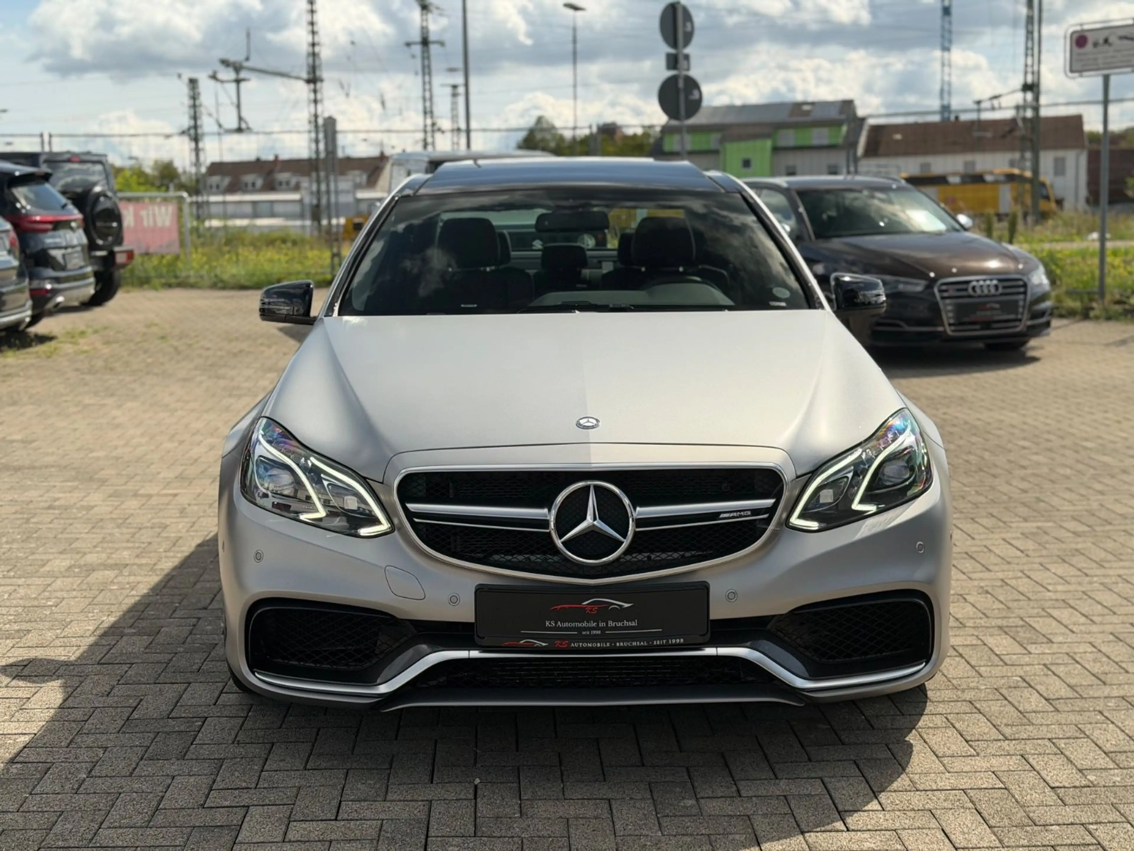 Mercedes-Benz E 63 AMG 4Matic *Designo Magno*Pano*HK*Original* — photo 3