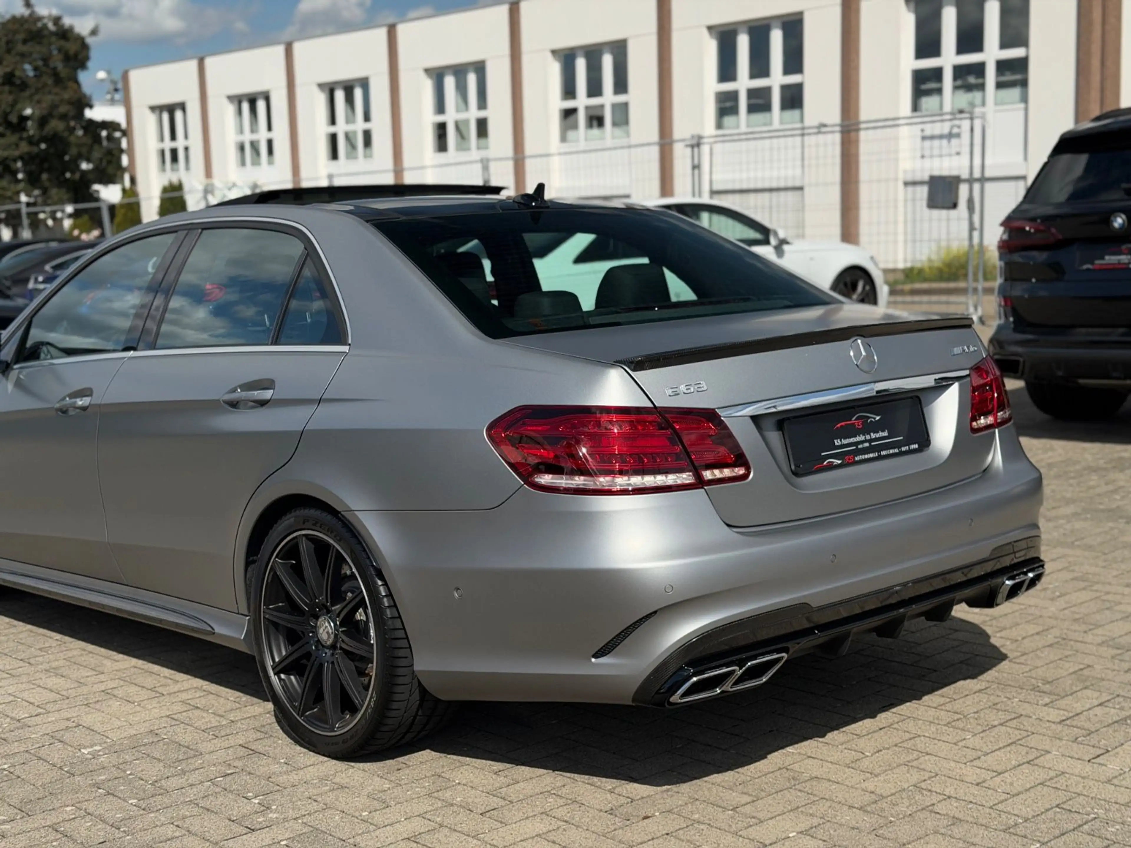 Mercedes-Benz E 63 AMG 4Matic *Designo Magno*Pano*HK*Original* — photo 10